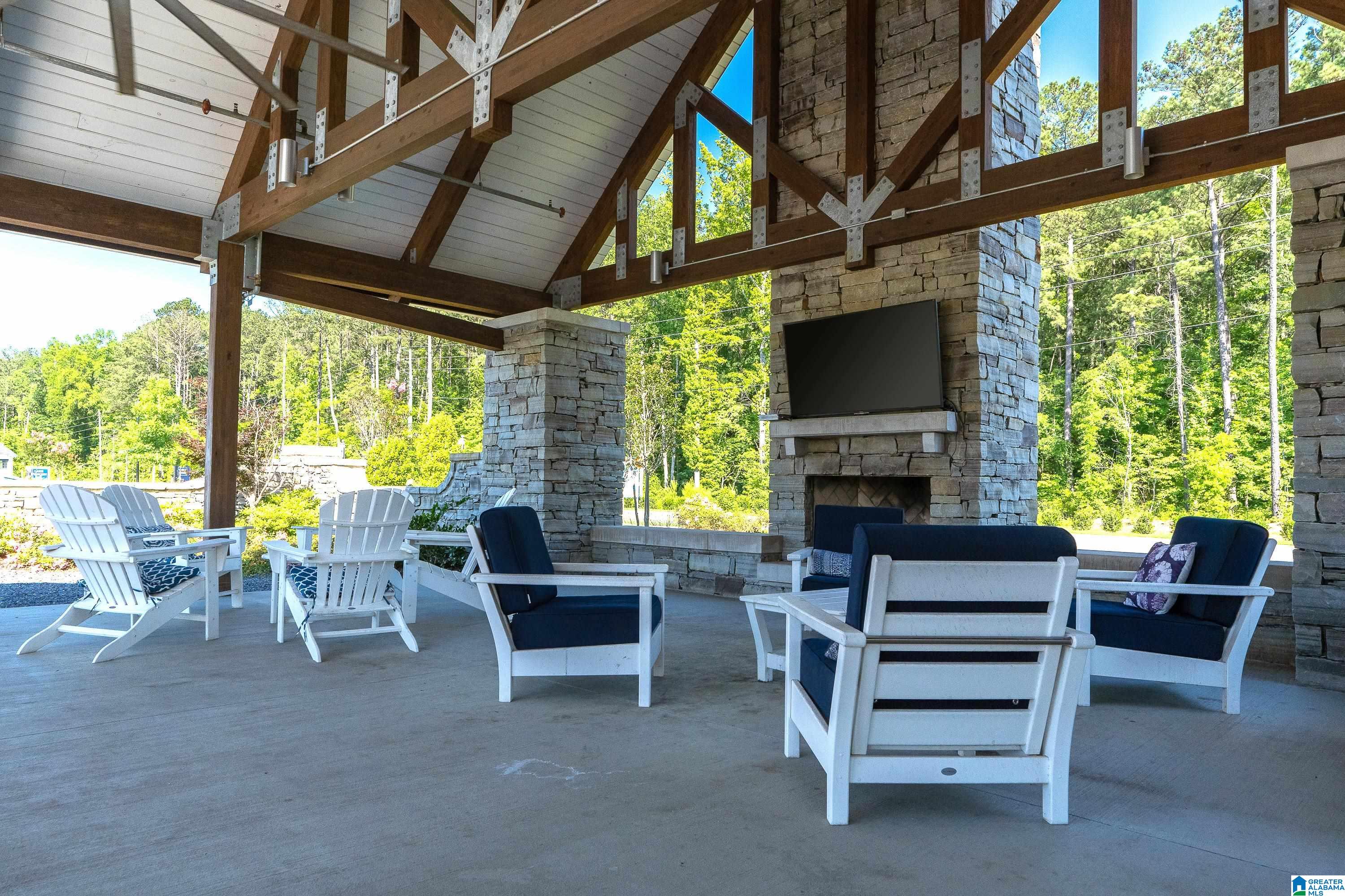 2260 BLACK CREEK CROSSING