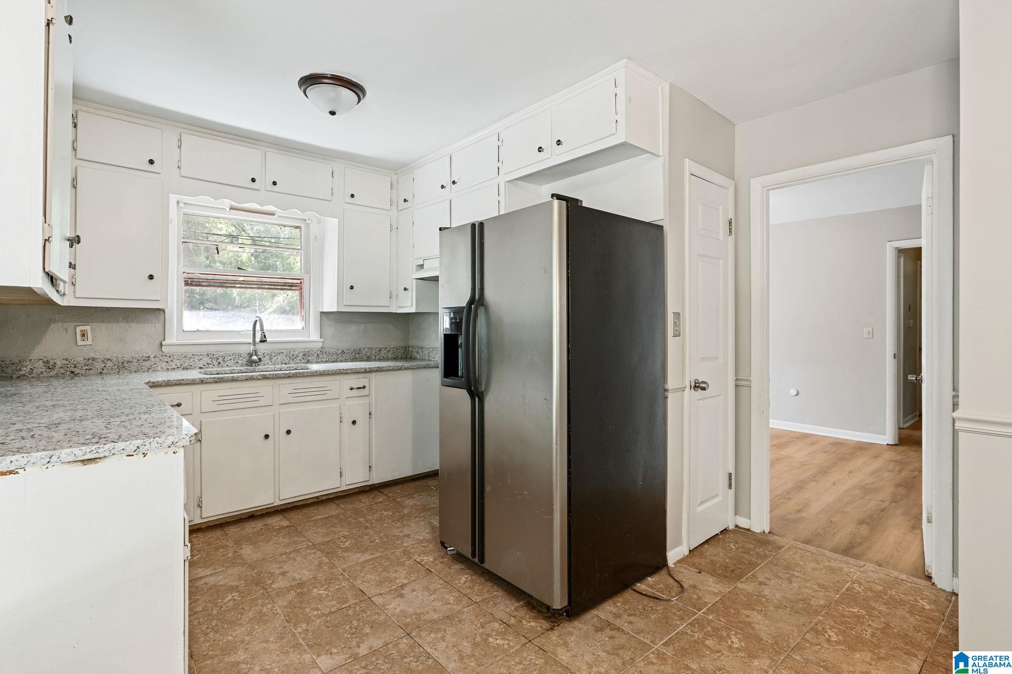 2720 5TH STREET NE