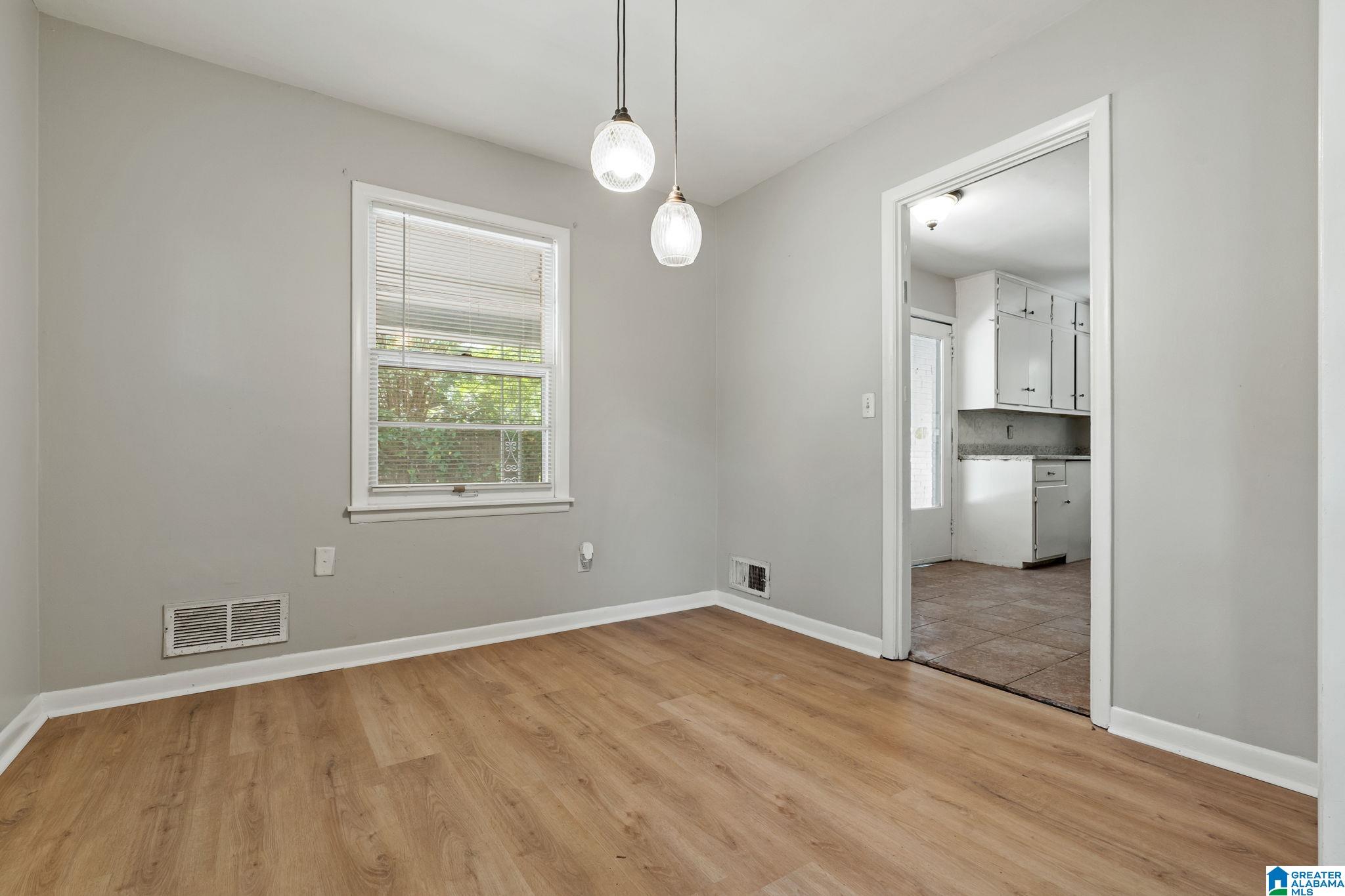 2720 5TH STREET NE