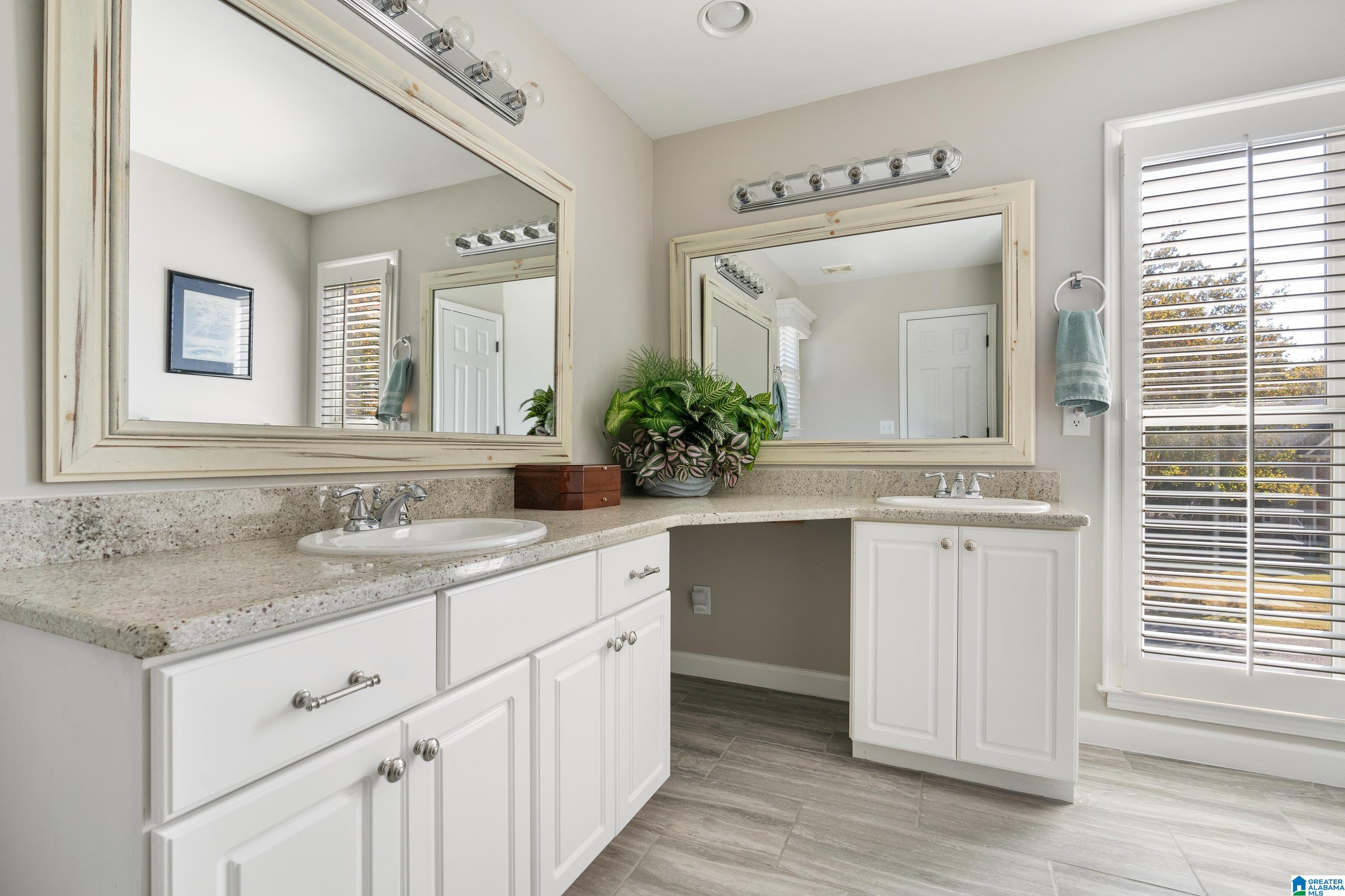 5512 MAGNOLIA TRACE CIRCLE