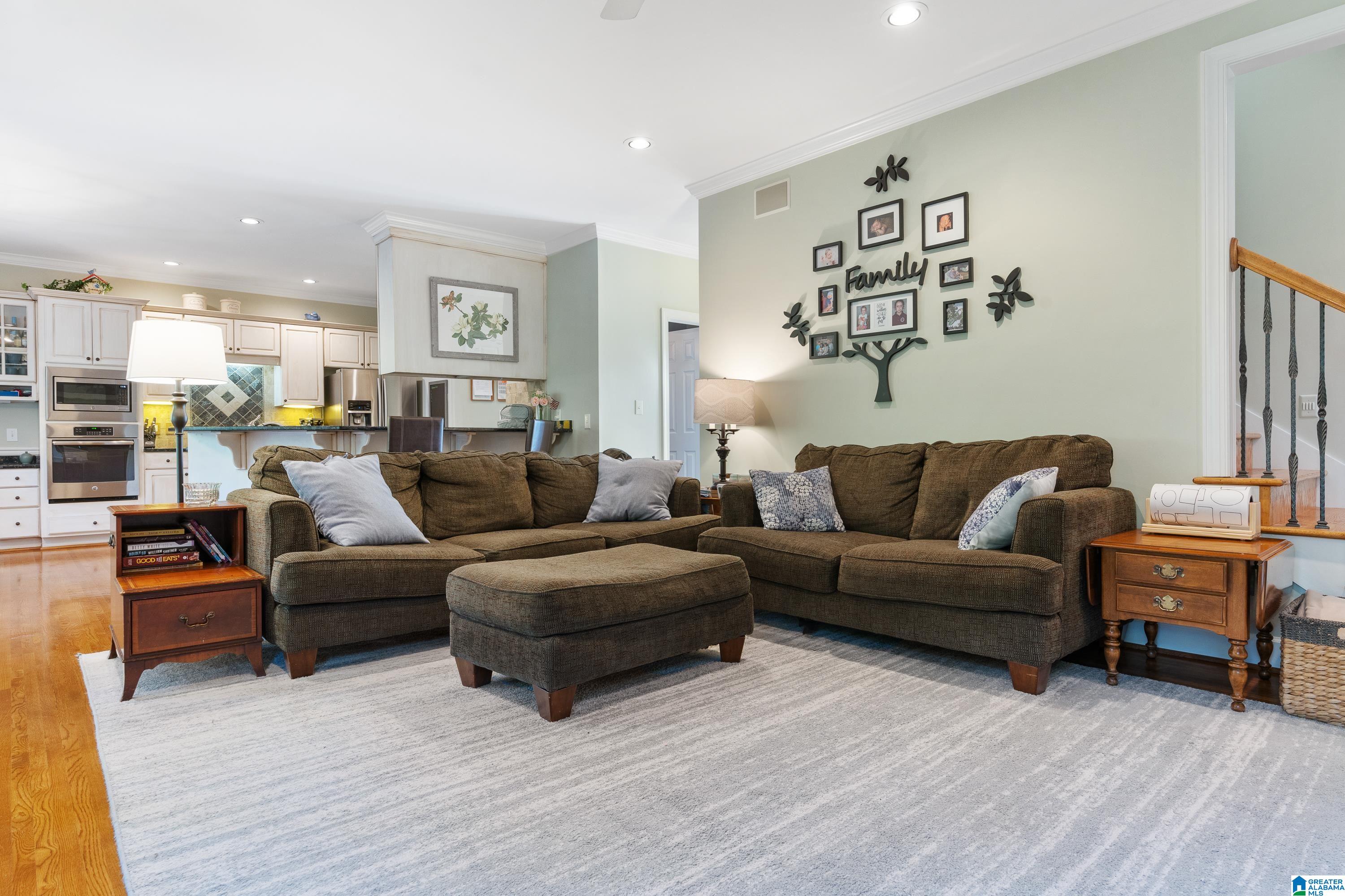 5512 MAGNOLIA TRACE CIRCLE
