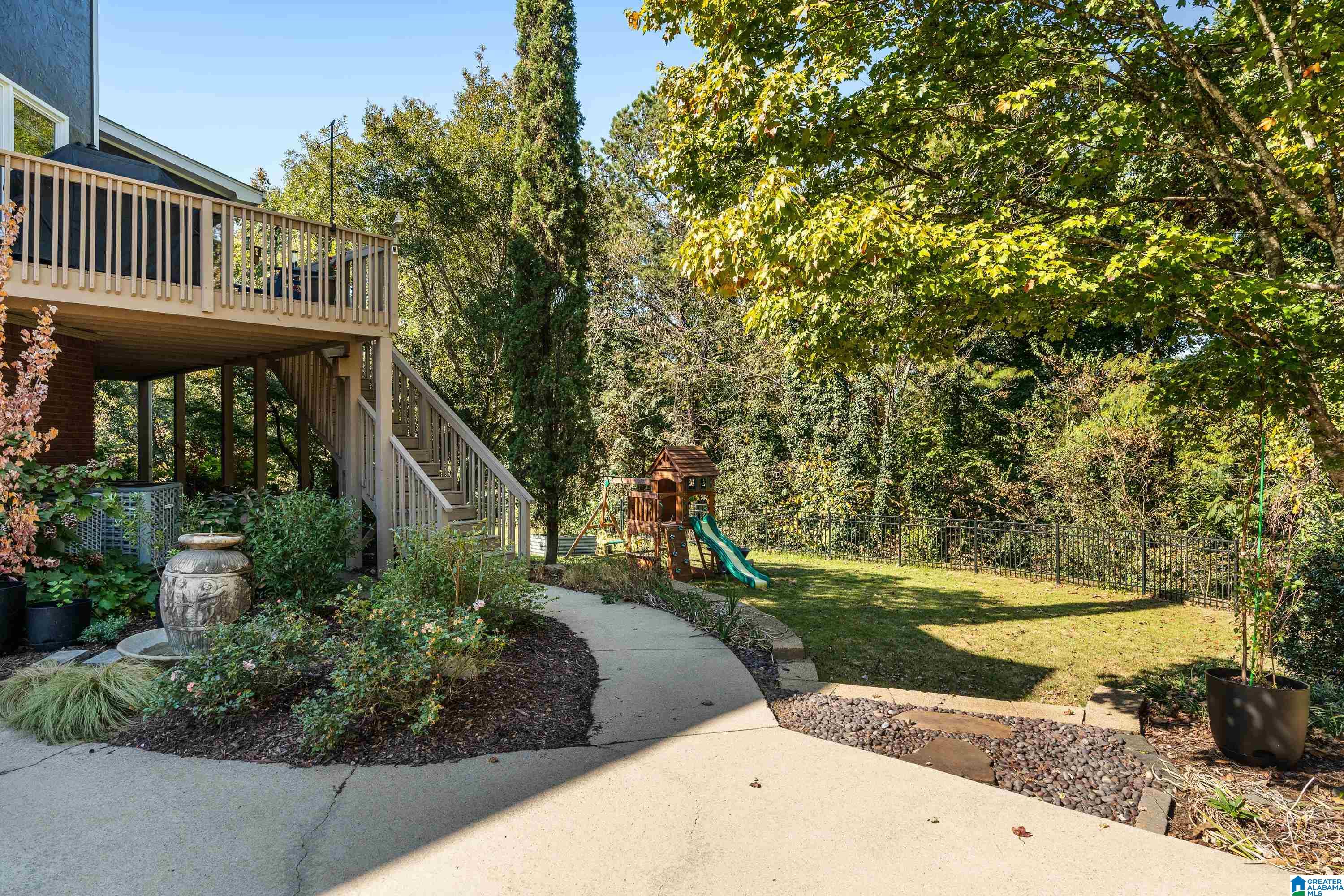 5512 MAGNOLIA TRACE CIRCLE