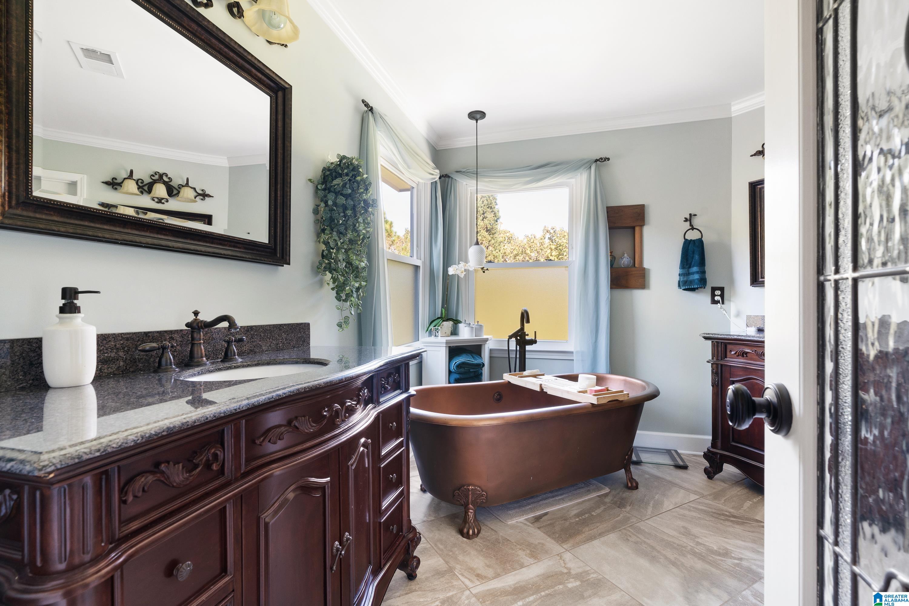 5512 MAGNOLIA TRACE CIRCLE