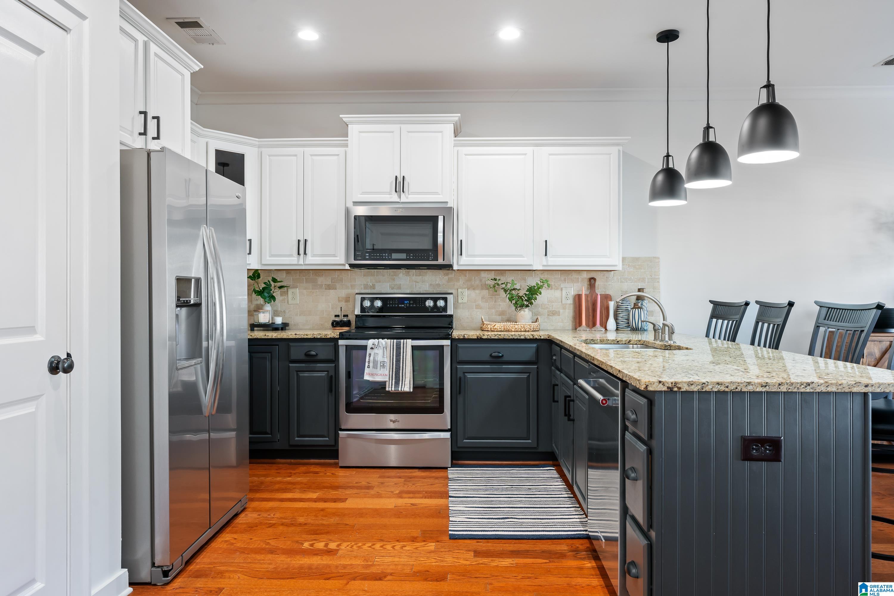 2385 VILLAGE CENTER STREET