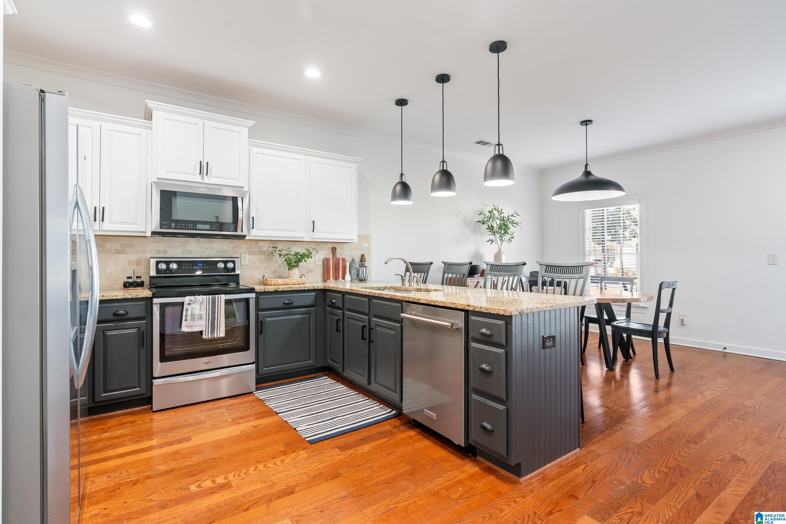 2385 VILLAGE CENTER STREET