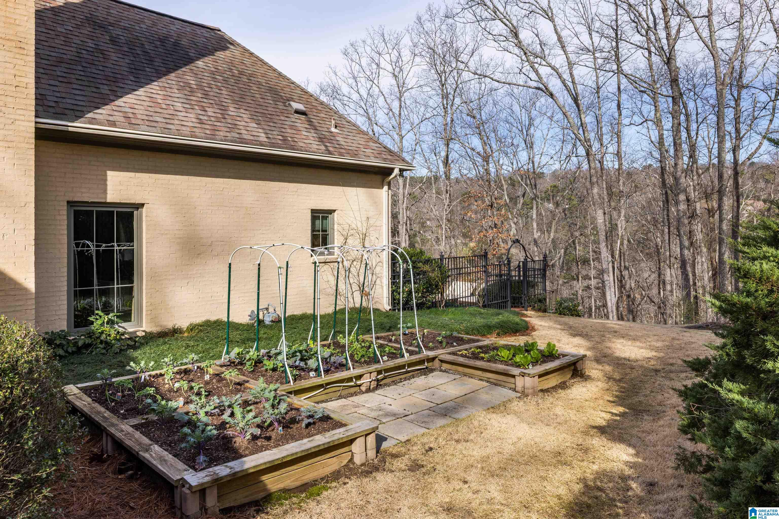 2642 ABINGDON ROAD