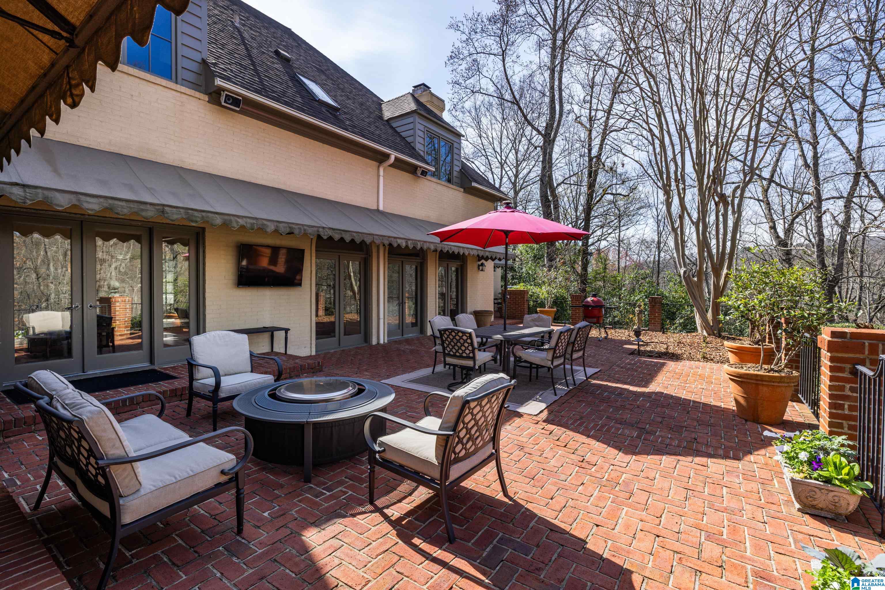2642 ABINGDON ROAD