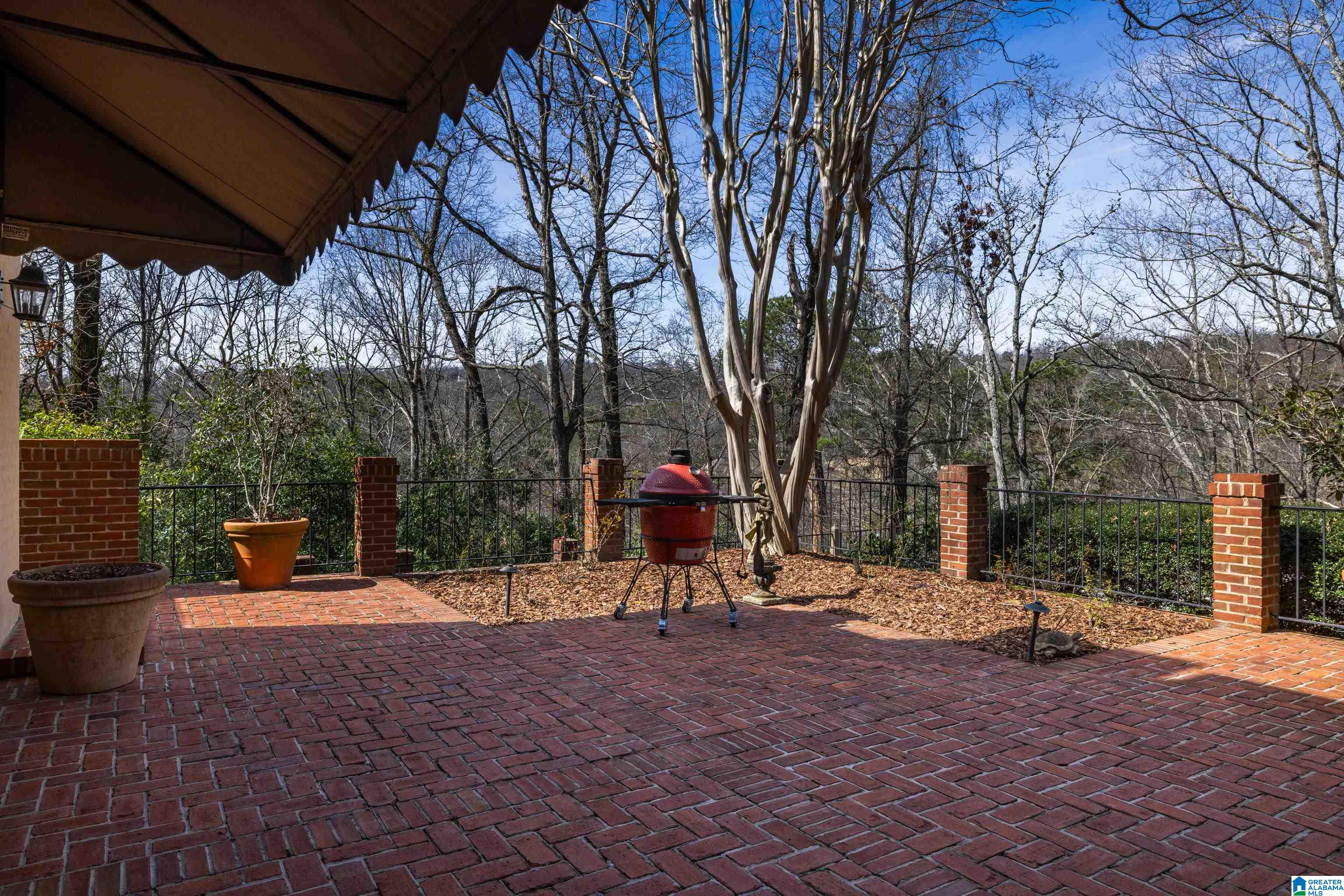 2642 ABINGDON ROAD