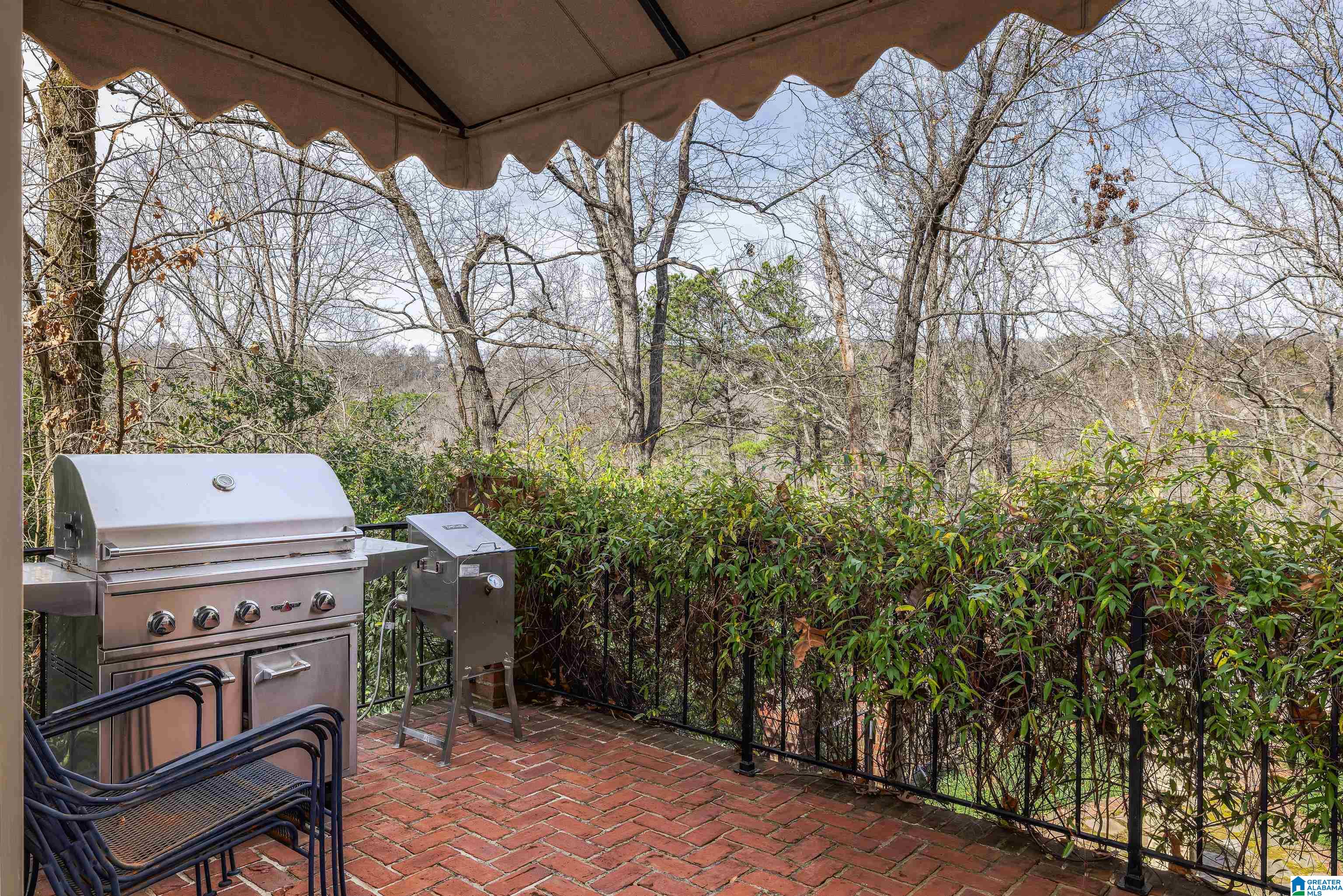 2642 ABINGDON ROAD