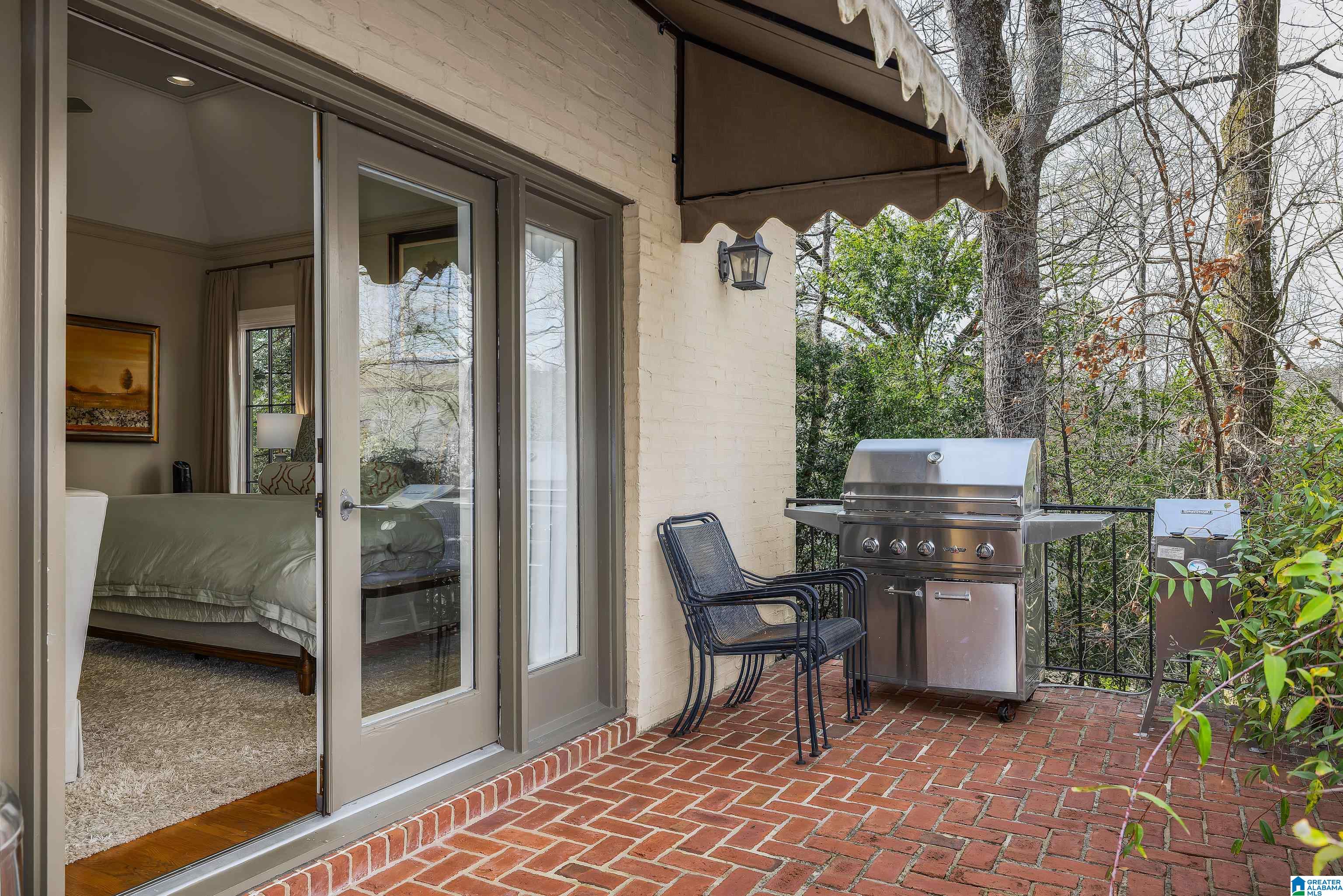 2642 ABINGDON ROAD