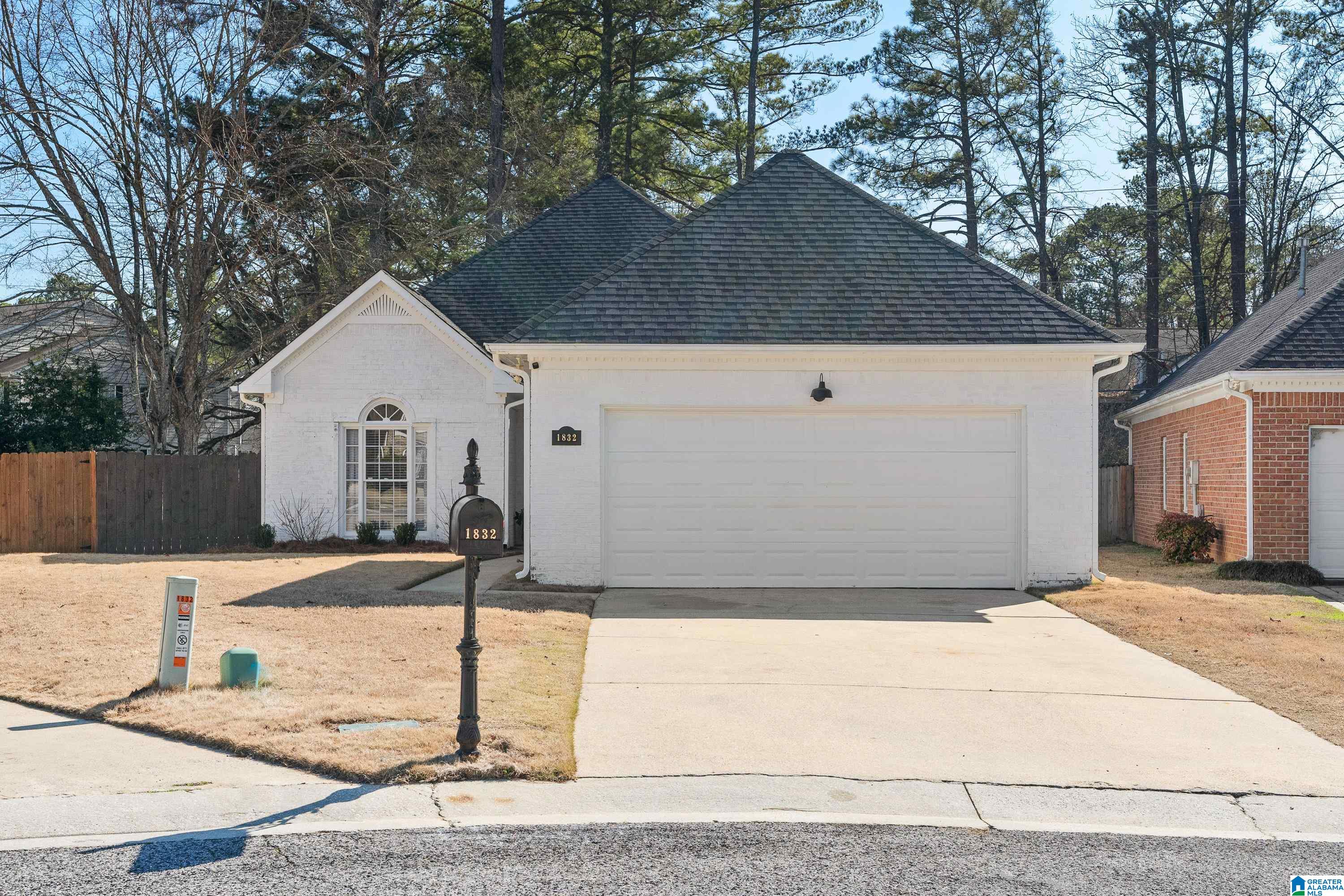 1832 STONE BROOK LANE