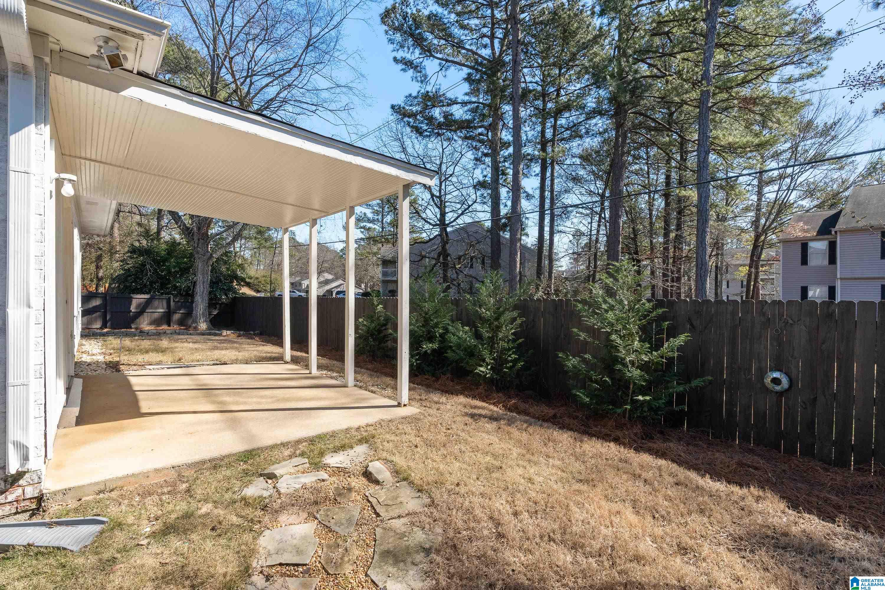 1832 STONE BROOK LANE