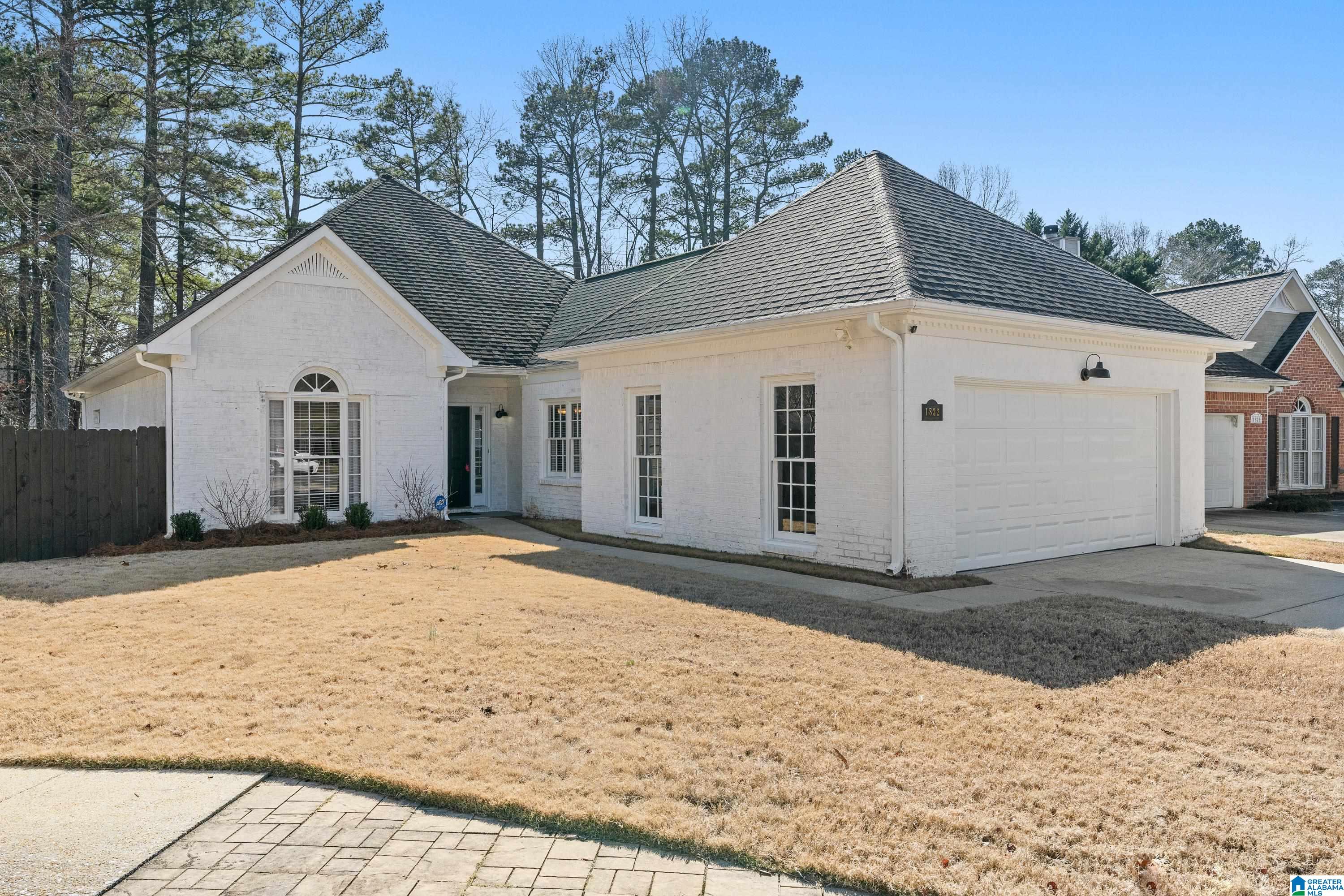 1832 STONE BROOK LANE
