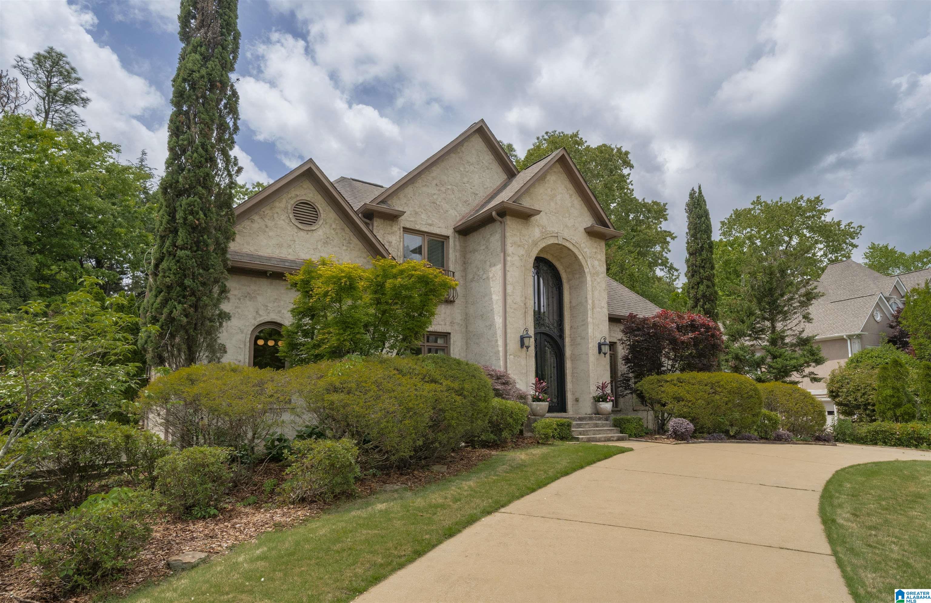 3030 HAMPTON CIRCLE