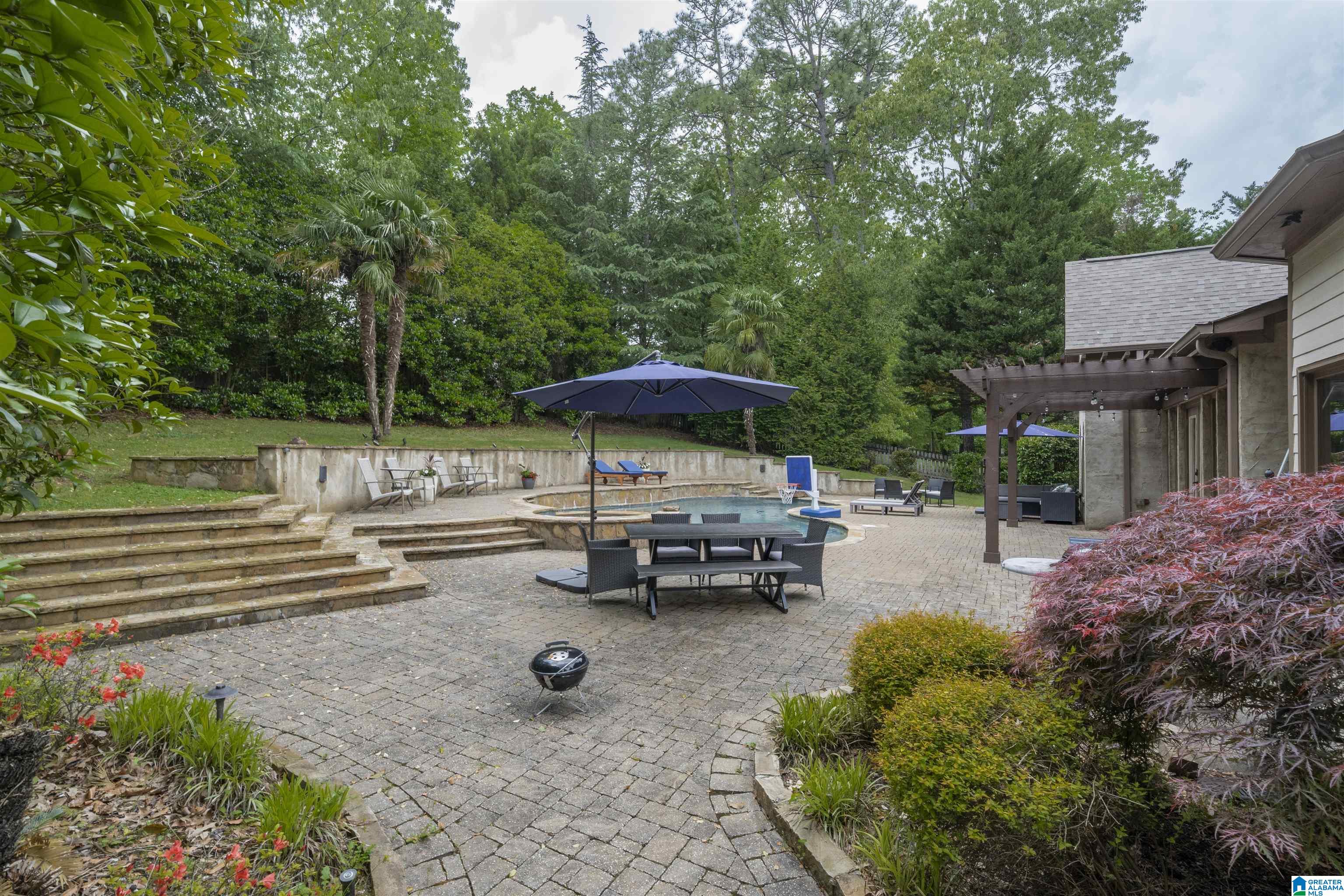 3030 HAMPTON CIRCLE