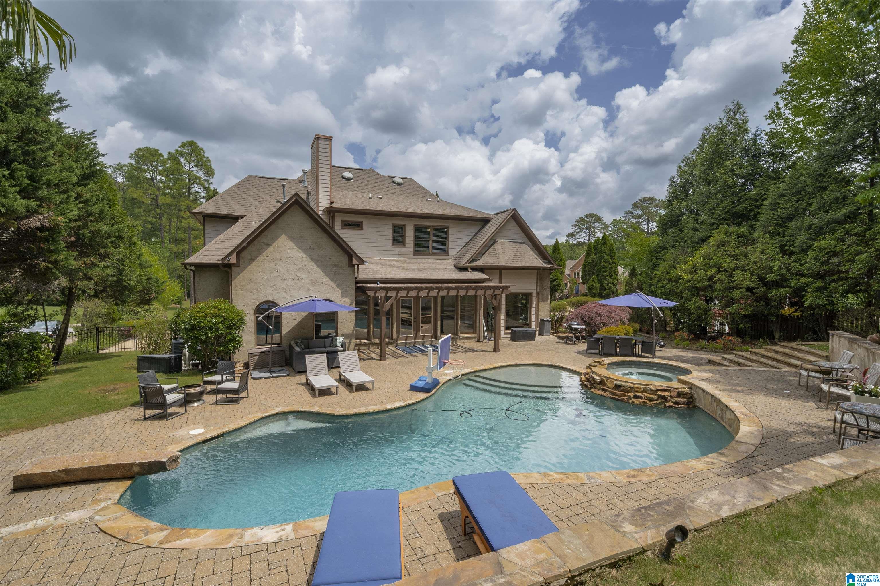 3030 HAMPTON CIRCLE