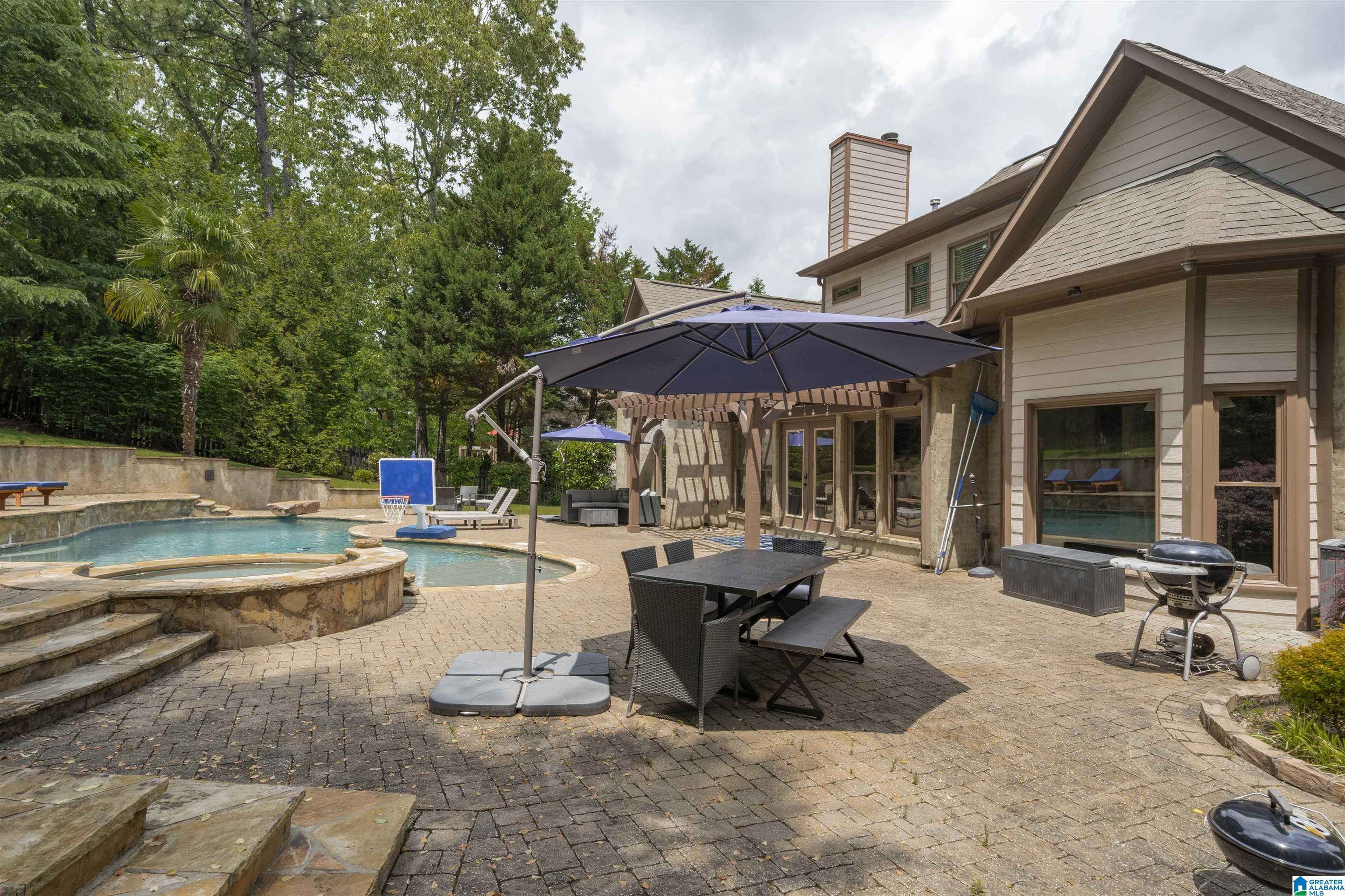 3030 HAMPTON CIRCLE