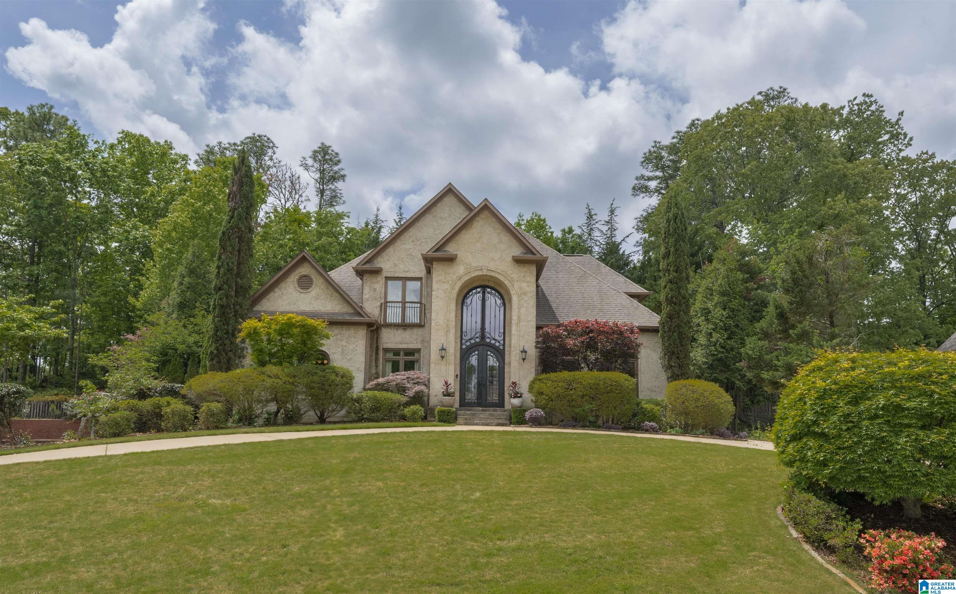 3030 HAMPTON CIRCLE