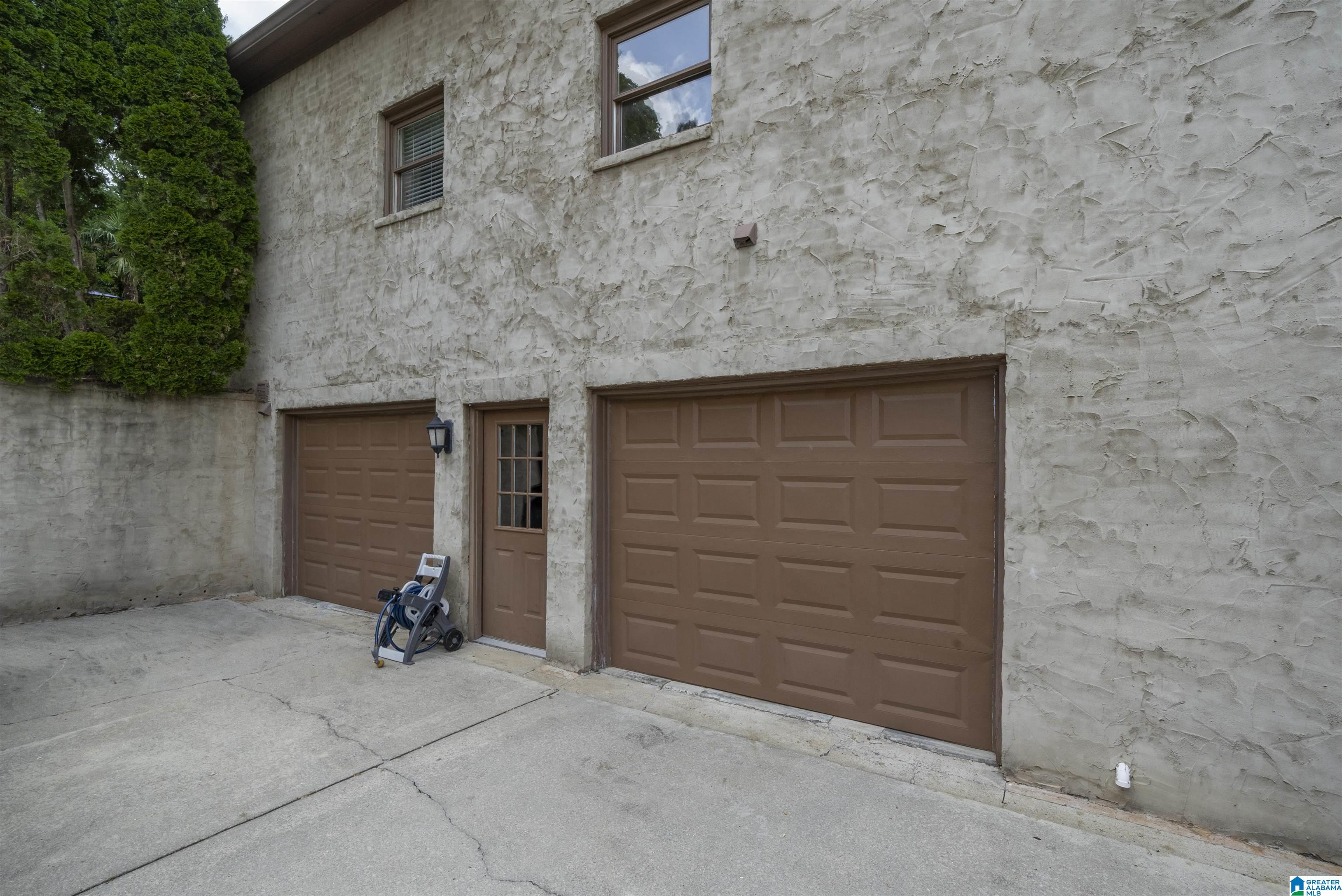 3030 HAMPTON CIRCLE