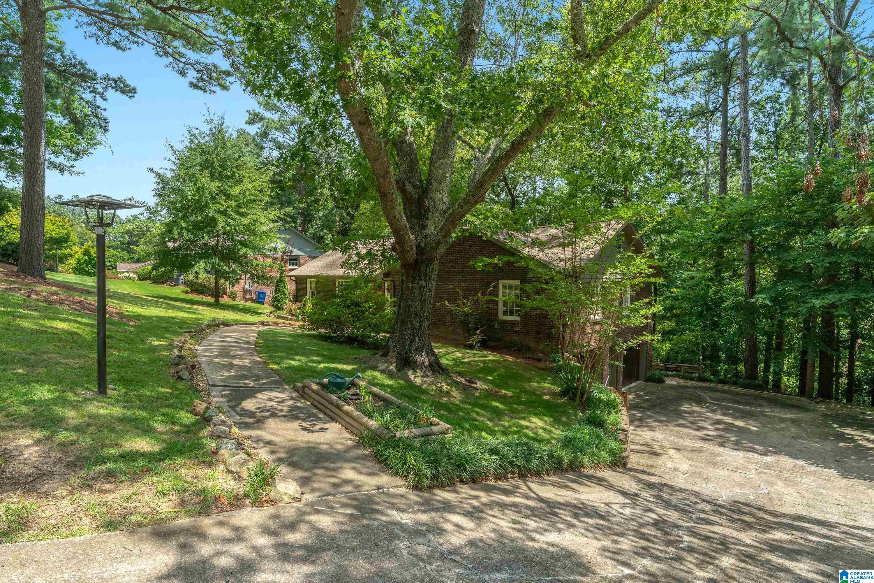2438 GAWAIN DRIVE