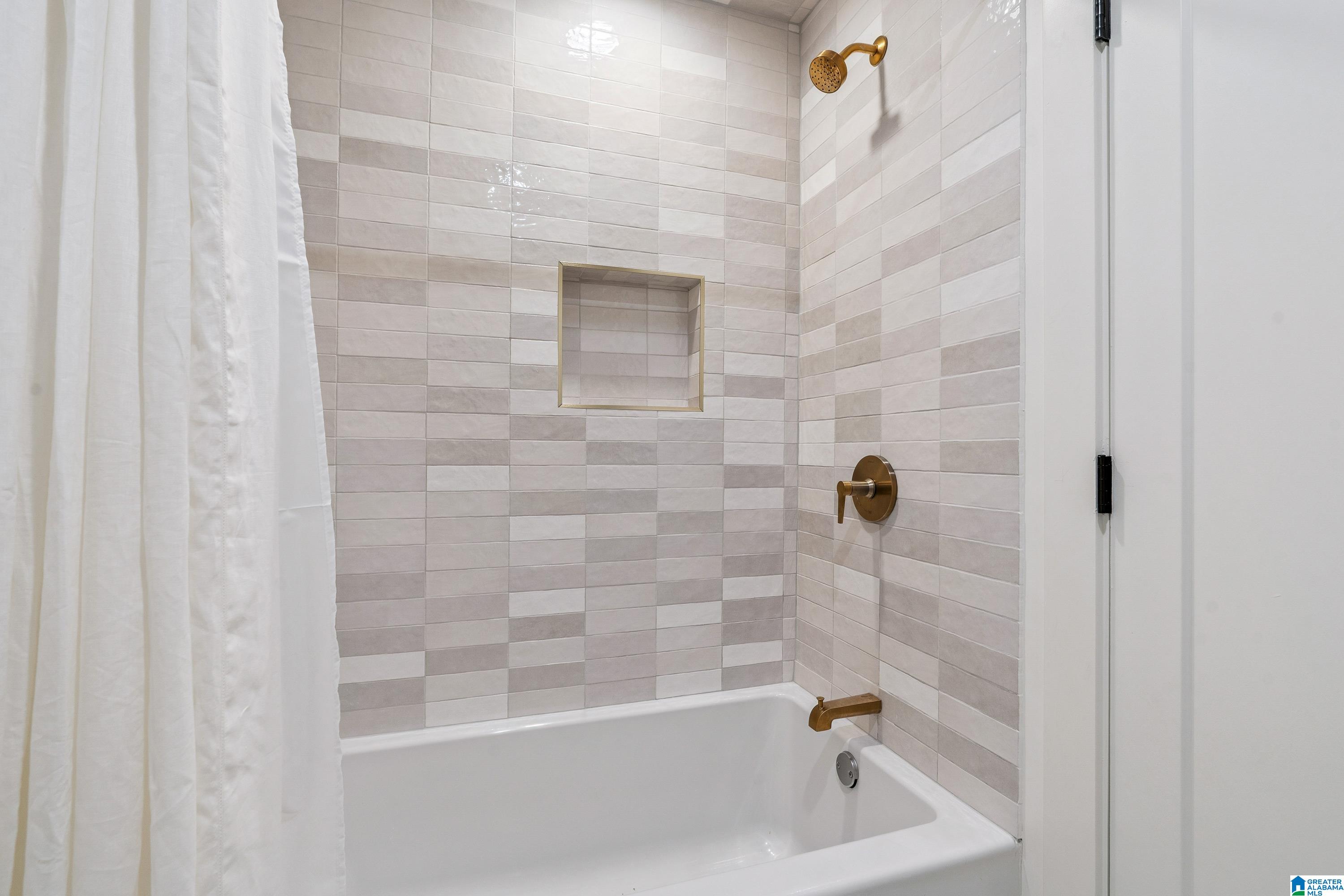 3400 AUTUMN HAZE LANE