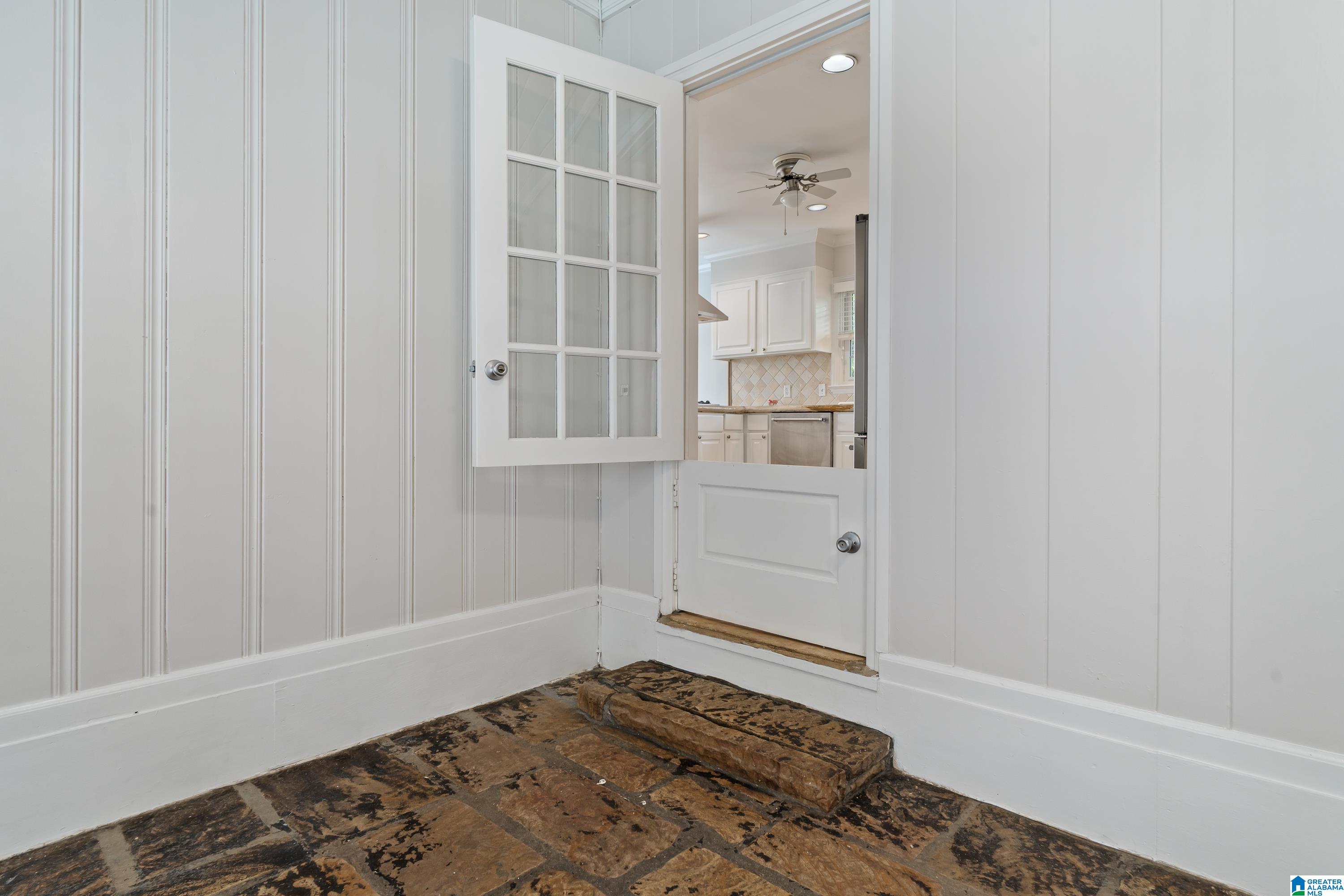 5232 S SHADES CREST ROAD