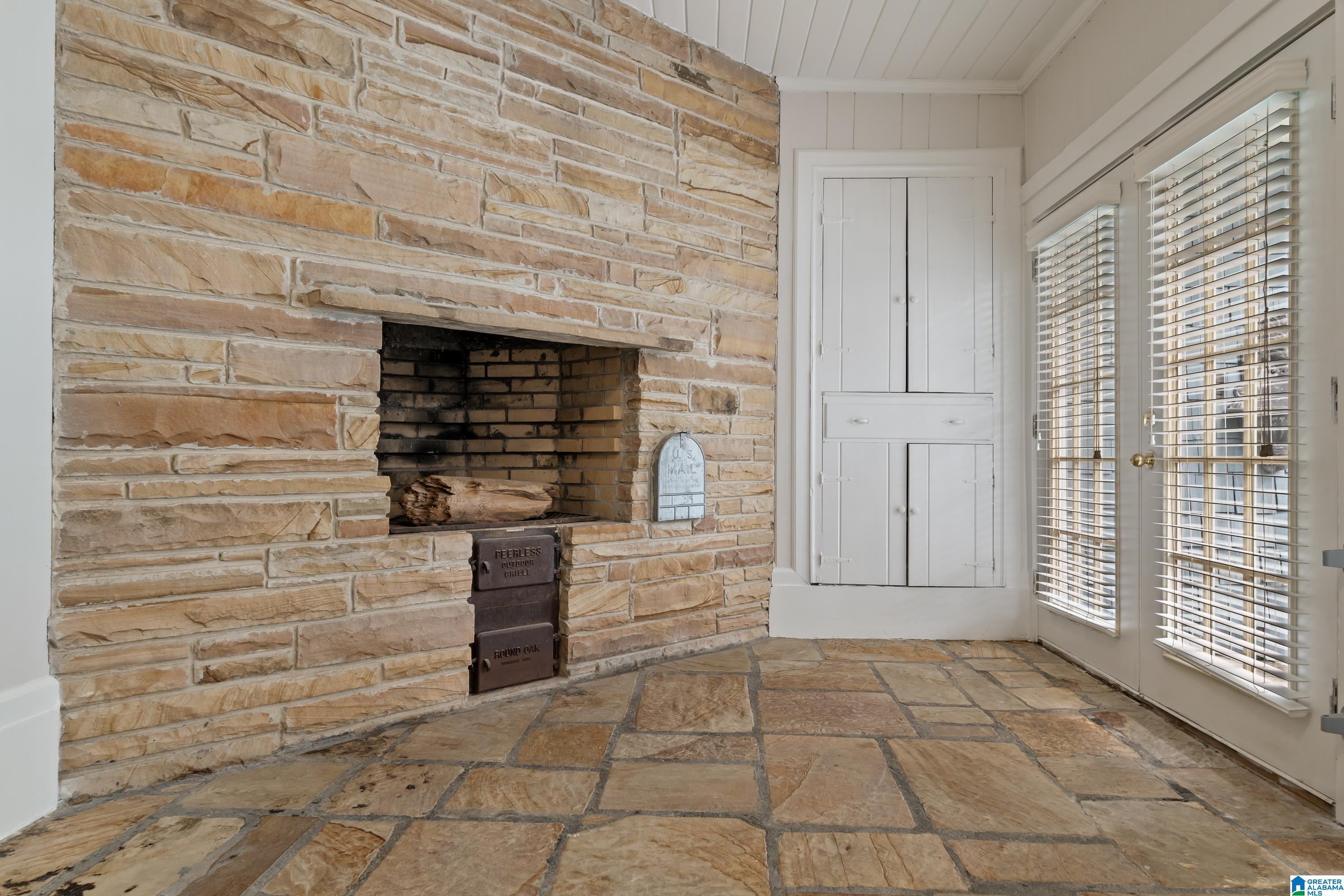 5232 S SHADES CREST ROAD