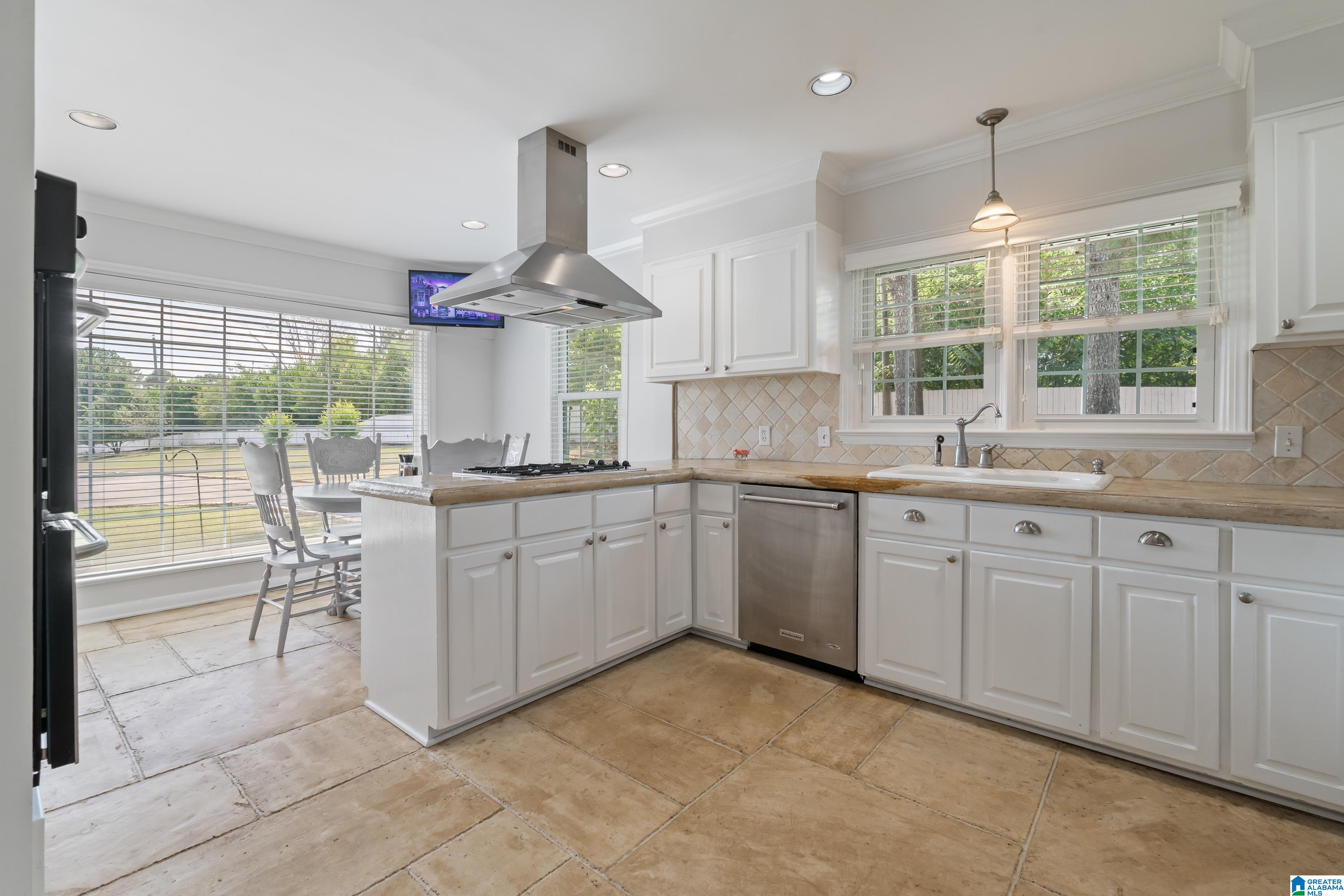 5232 S SHADES CREST ROAD