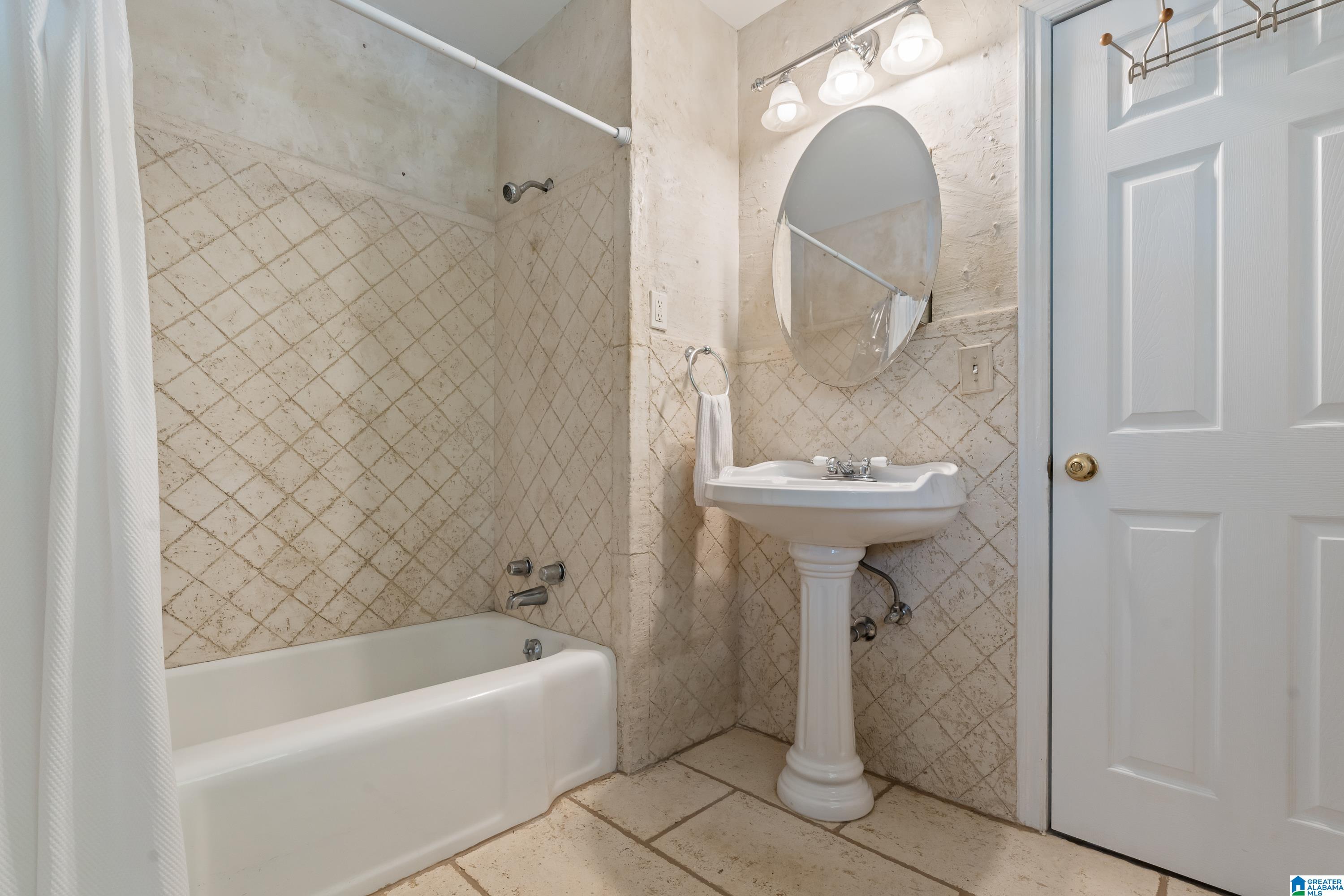 5232 S SHADES CREST ROAD