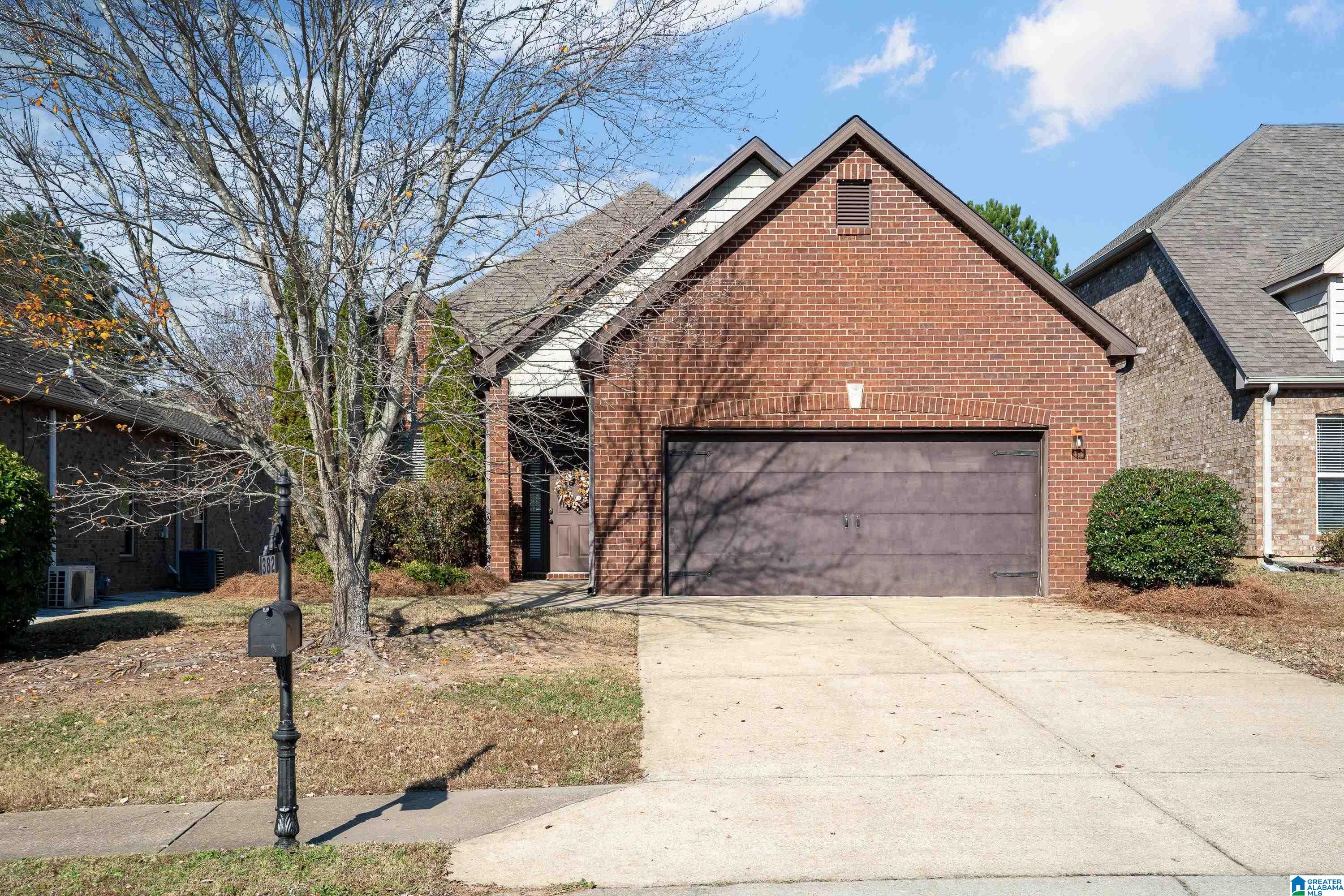 382 GLEN CROSS WAY