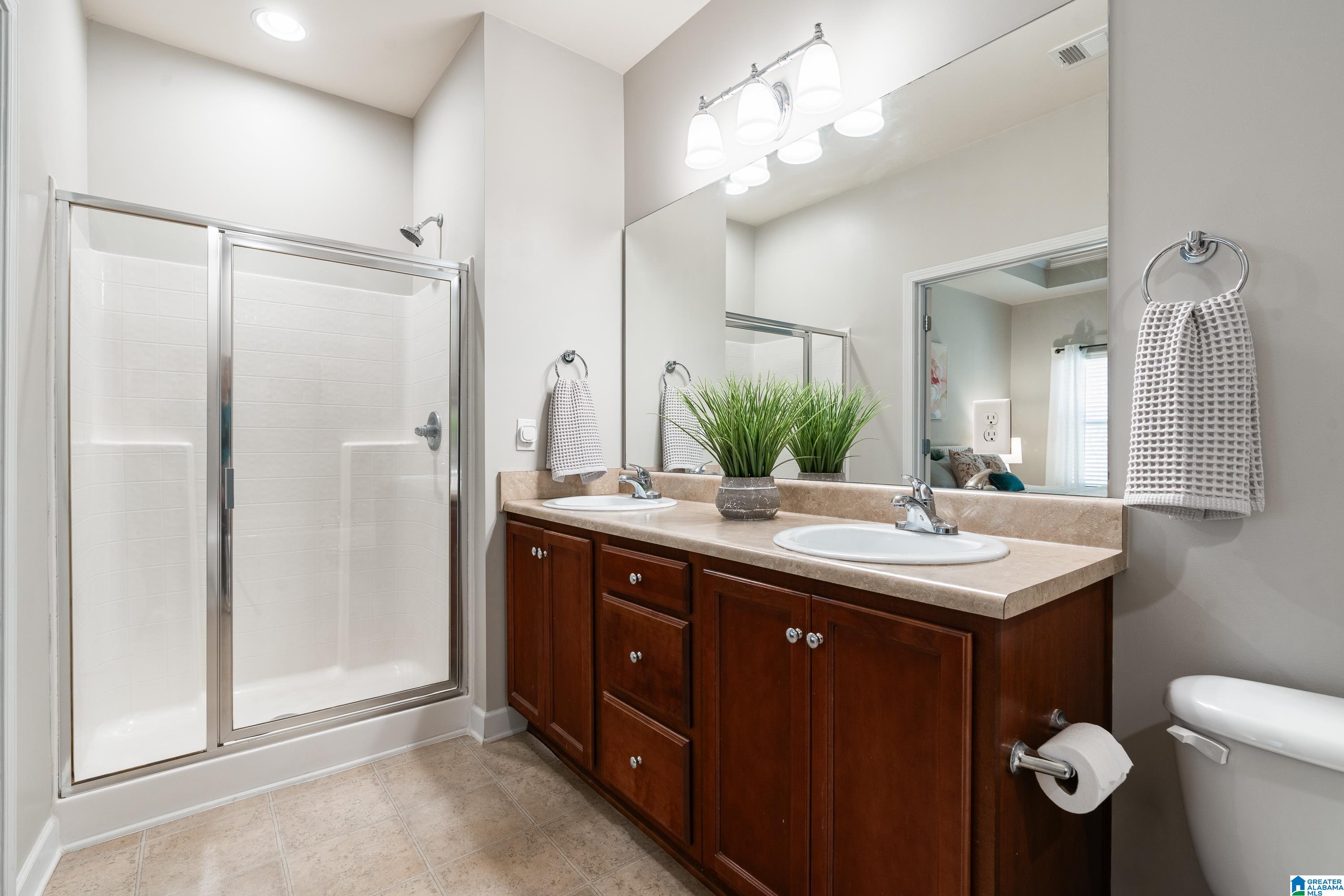 382 GLEN CROSS WAY