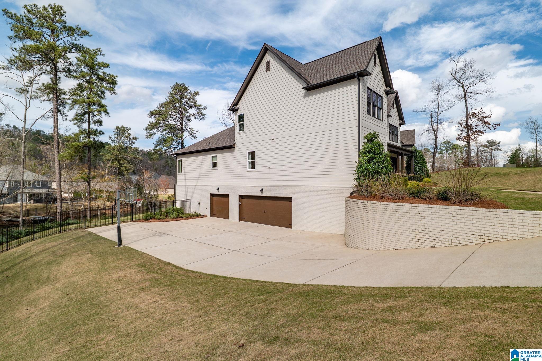 2219 BROCK CIRCLE