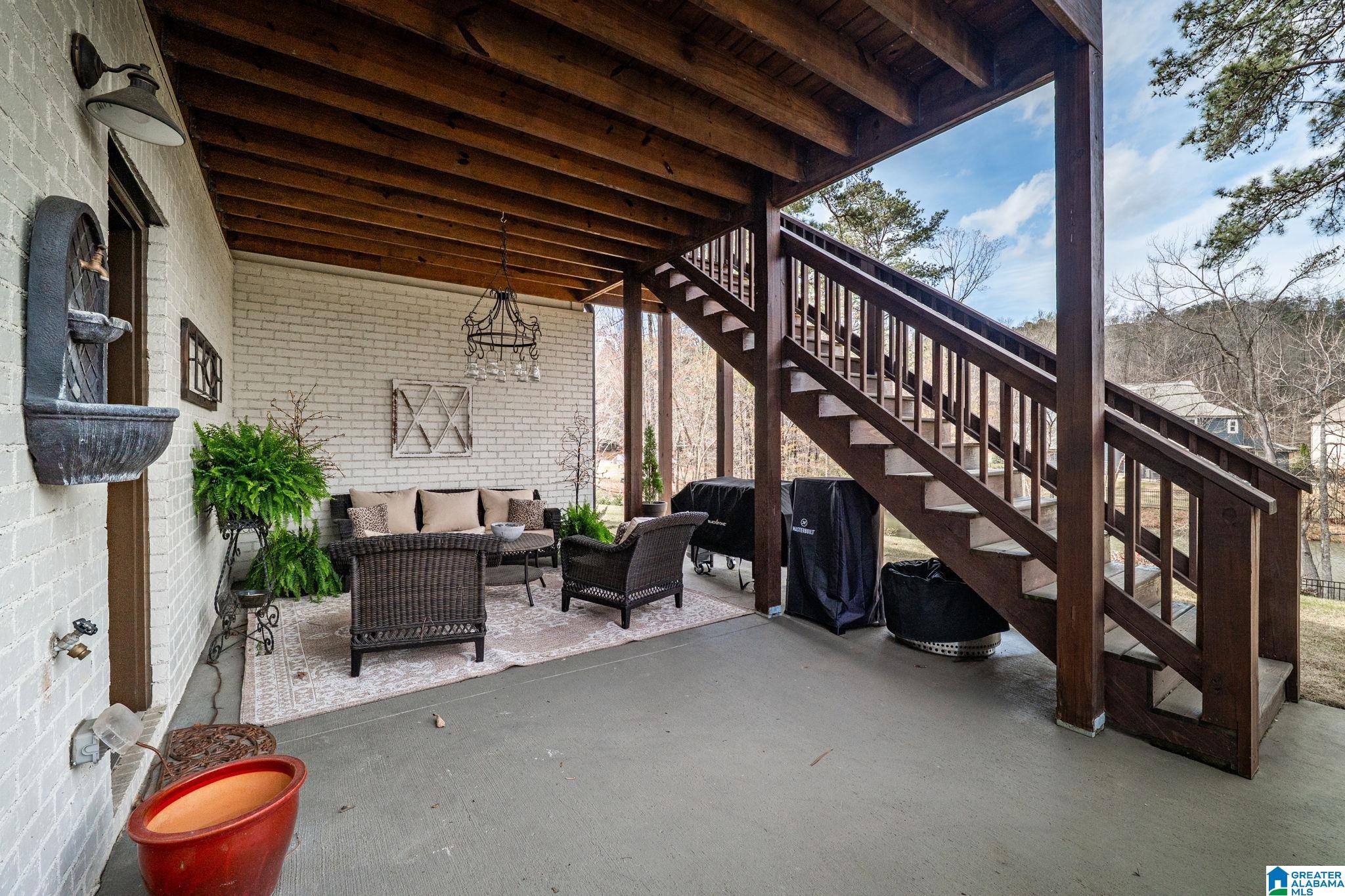 2219 BROCK CIRCLE