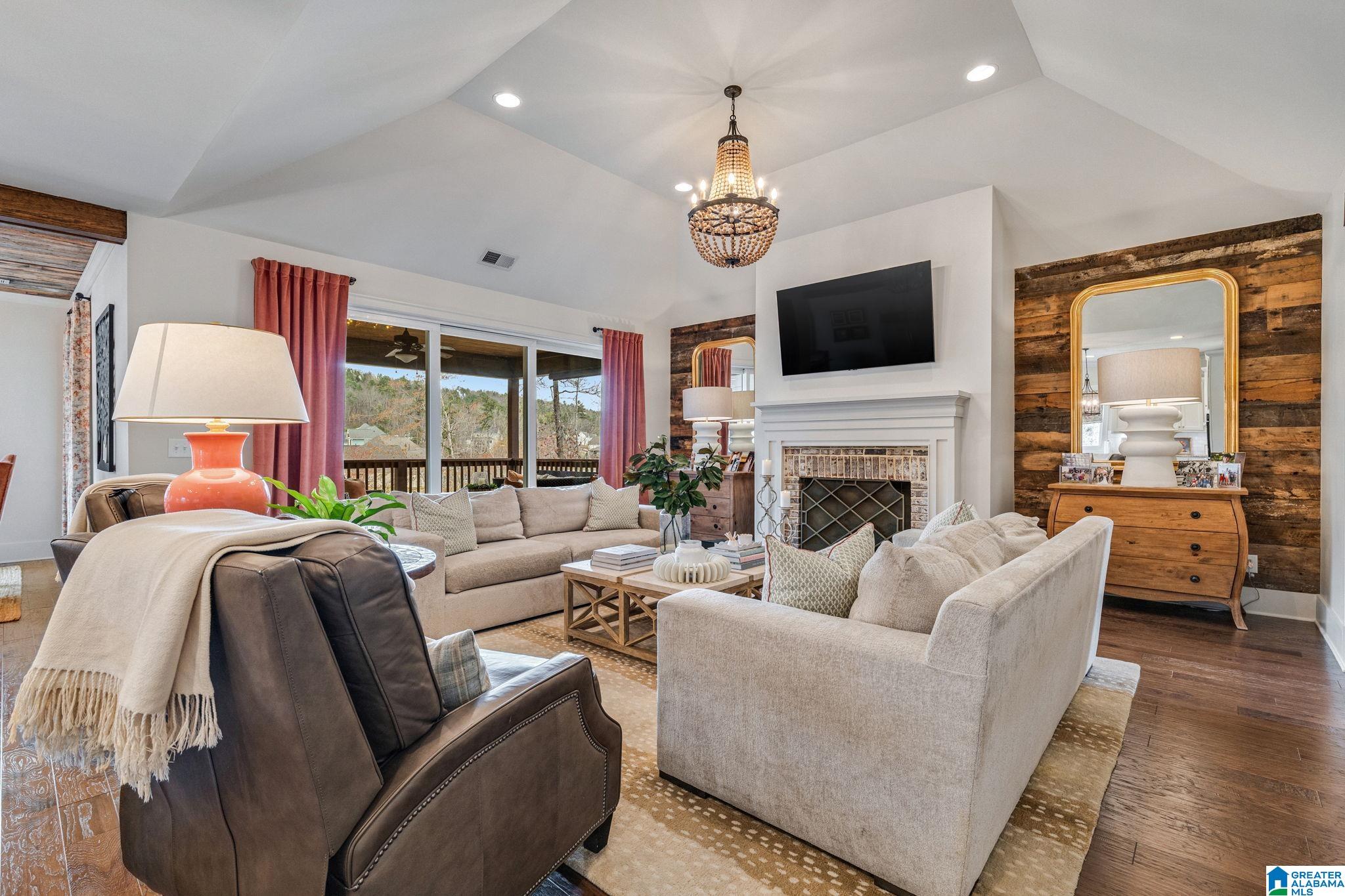 2219 BROCK CIRCLE