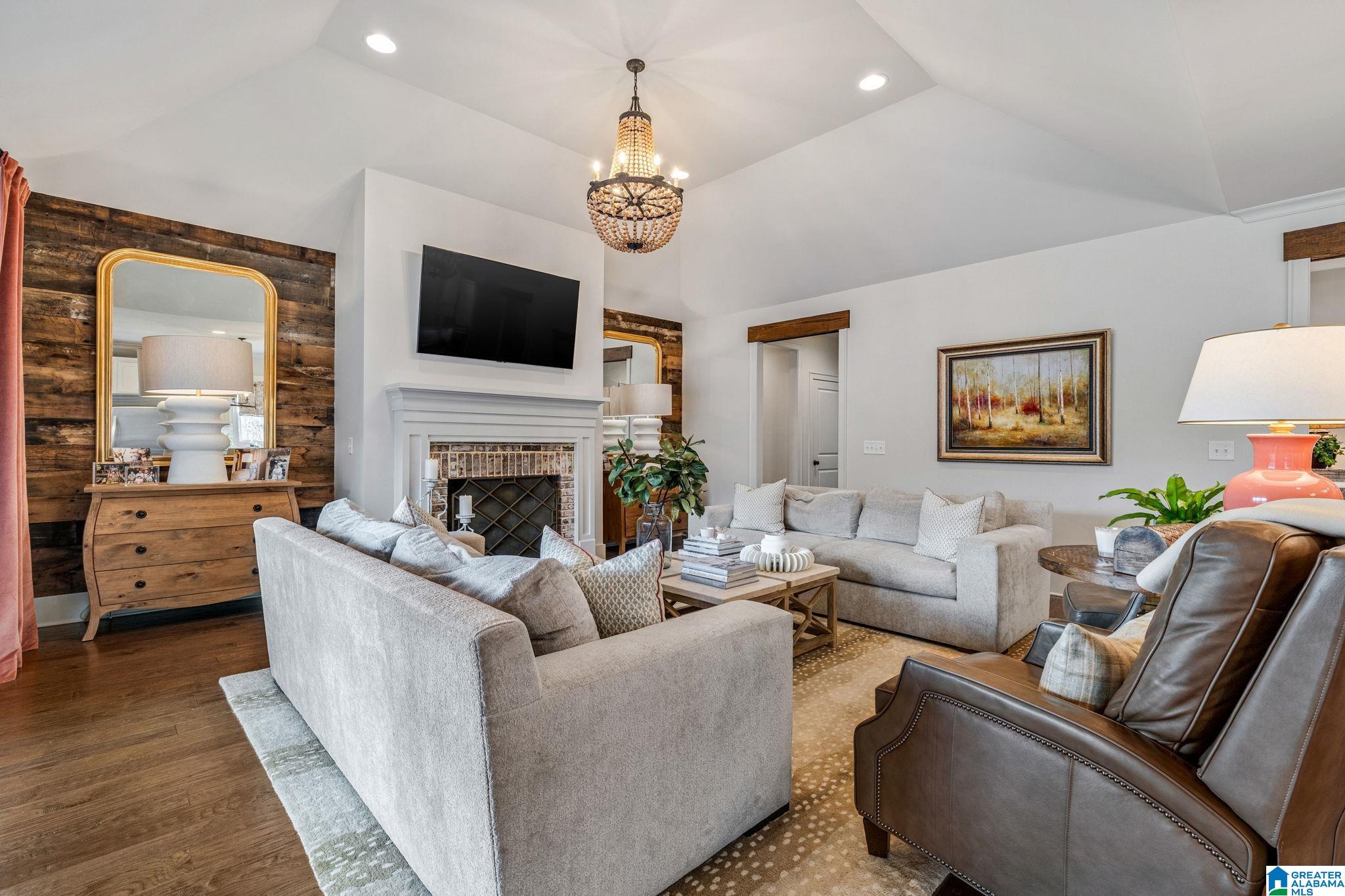 2219 BROCK CIRCLE