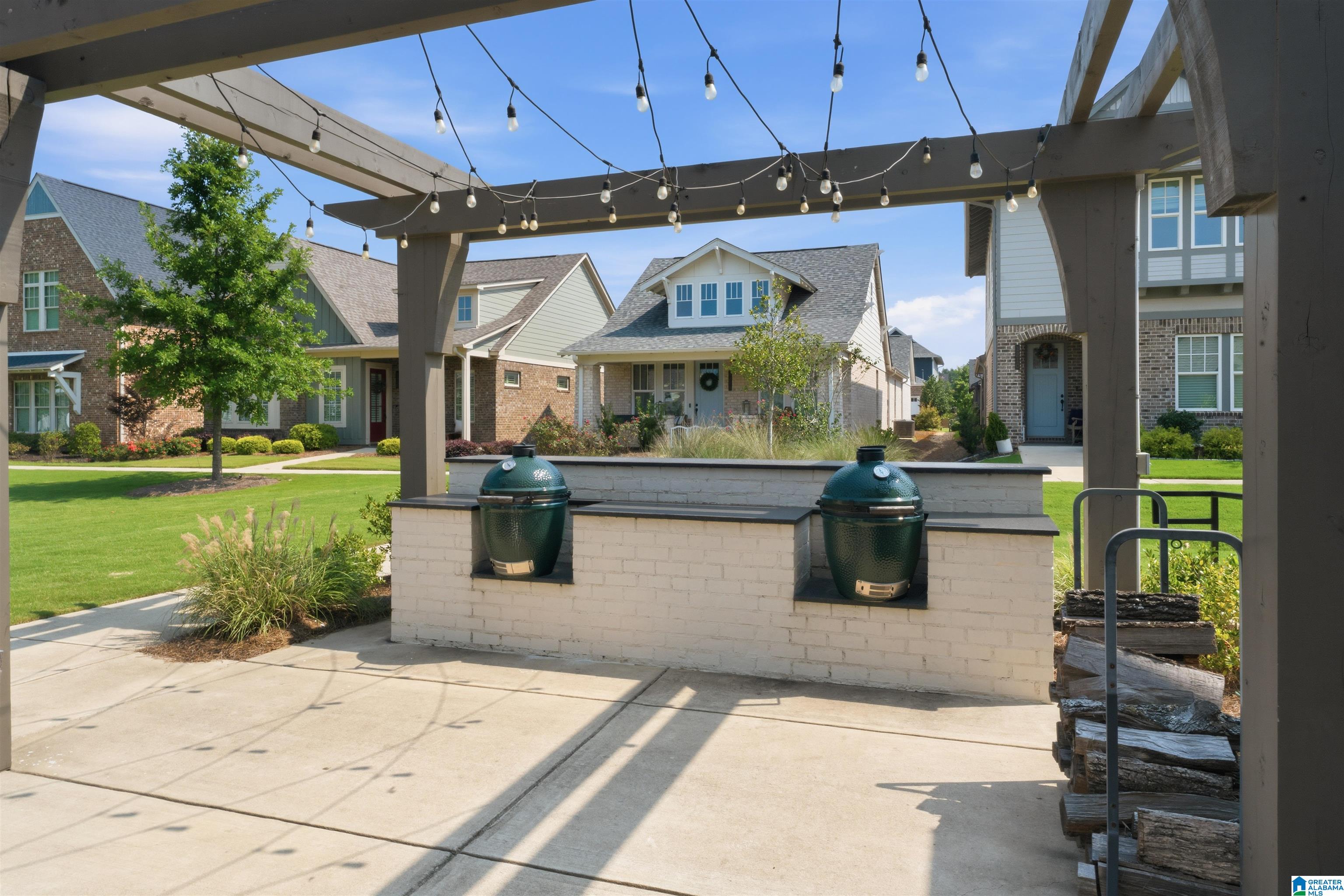 1210 LILLIAN TERRACE