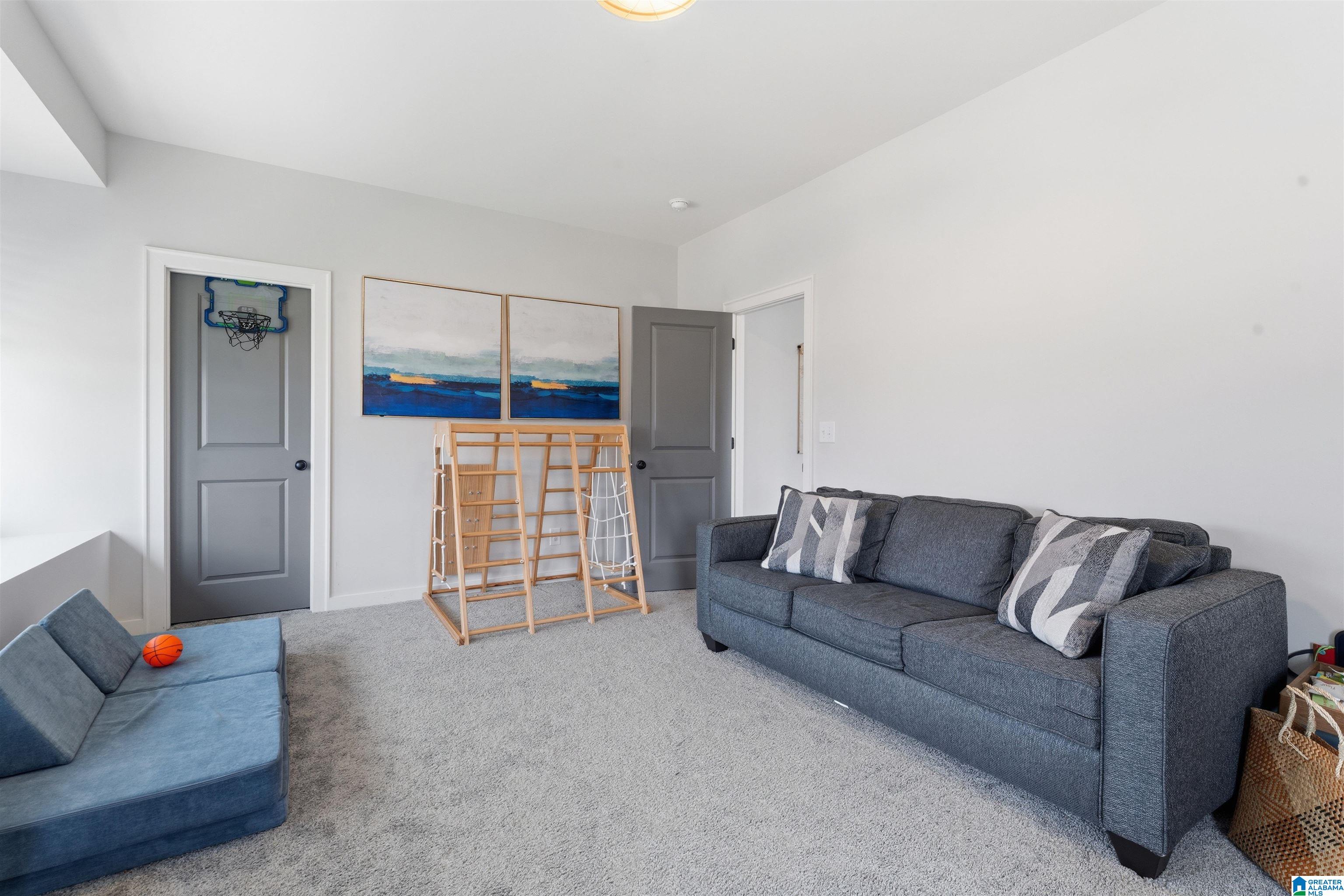 1210 LILLIAN TERRACE