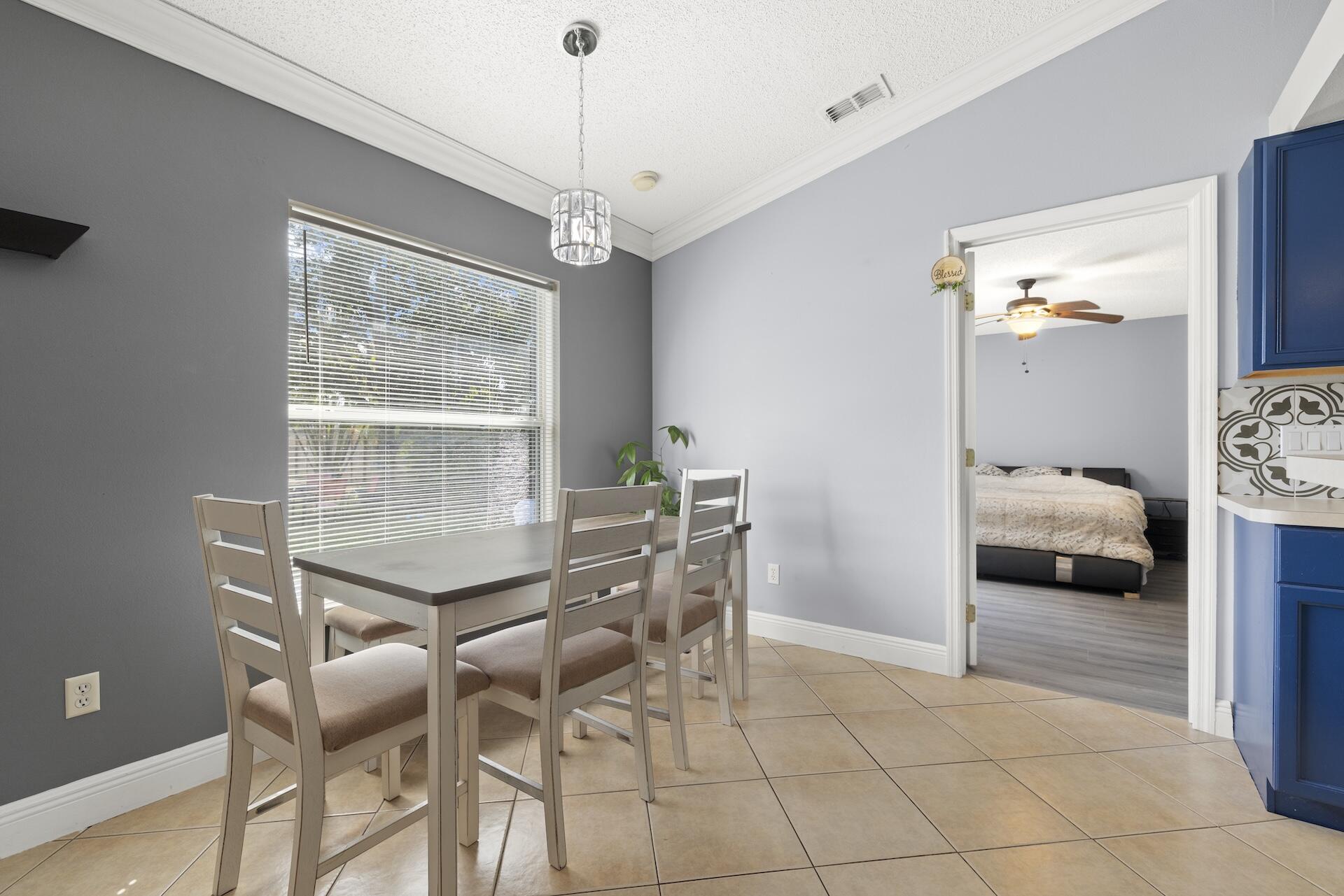 314 SW De Gouvea Ter Terrace