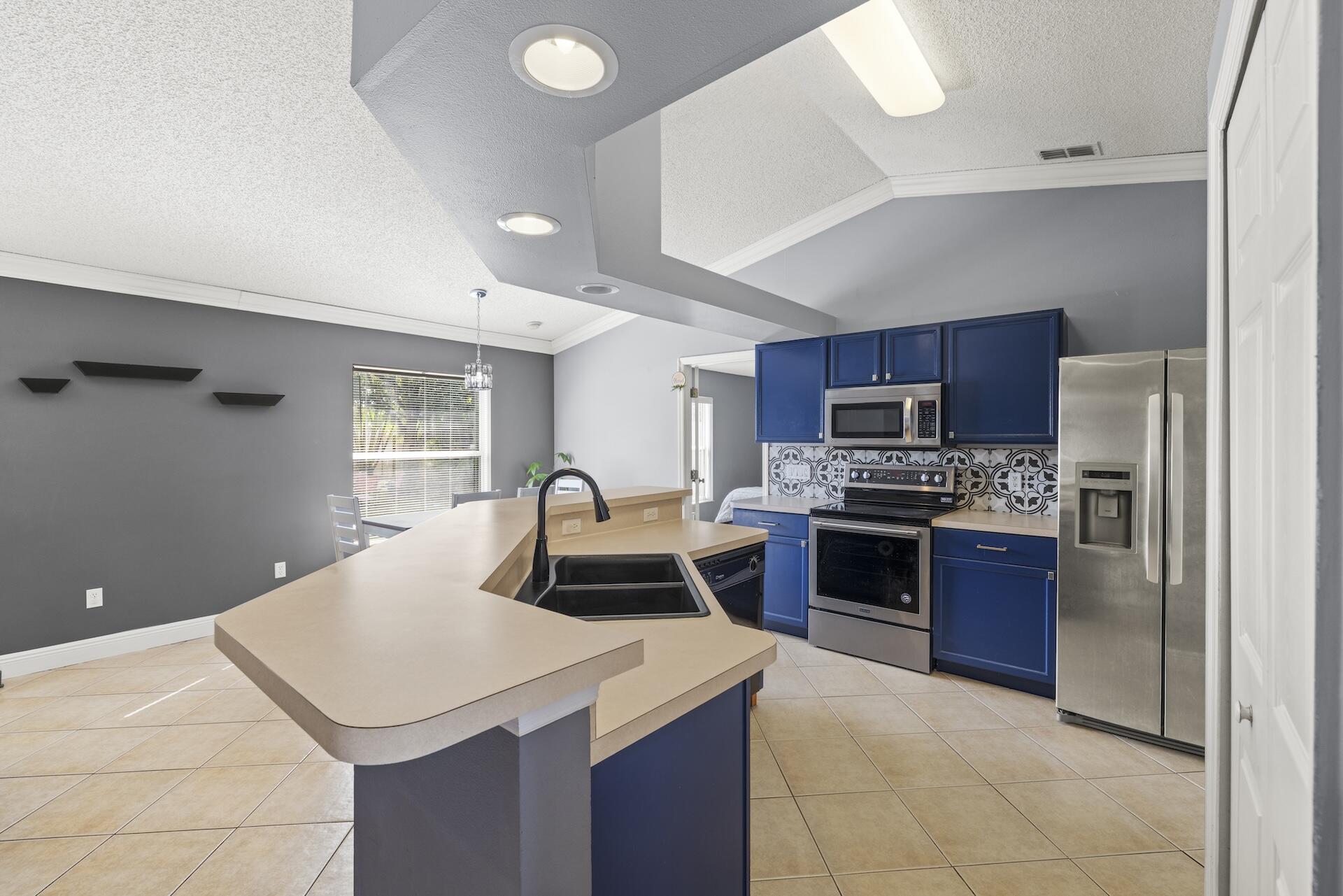 314 SW De Gouvea Ter Terrace