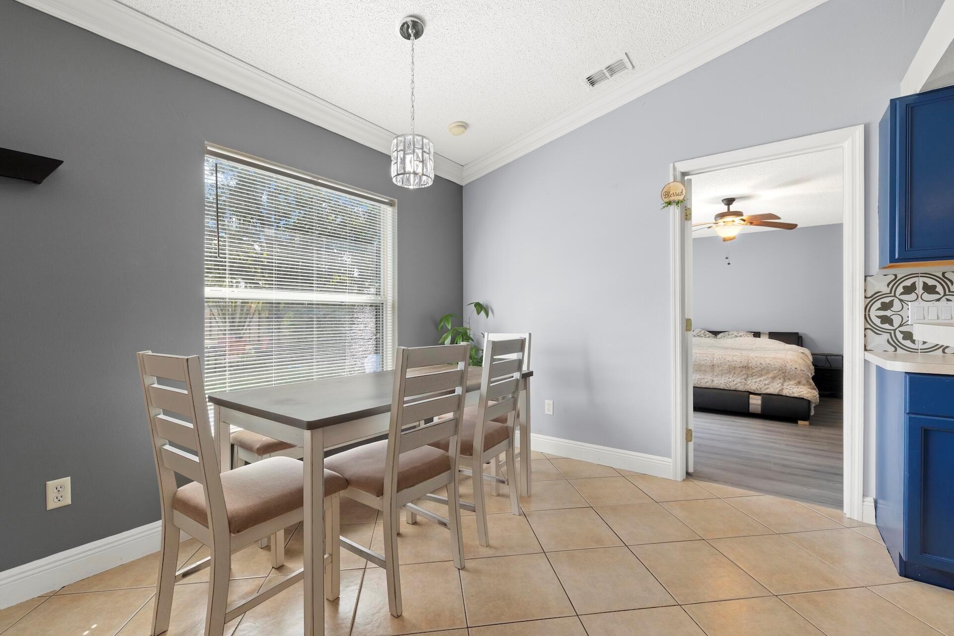 314 SW De Gouvea Ter Terrace