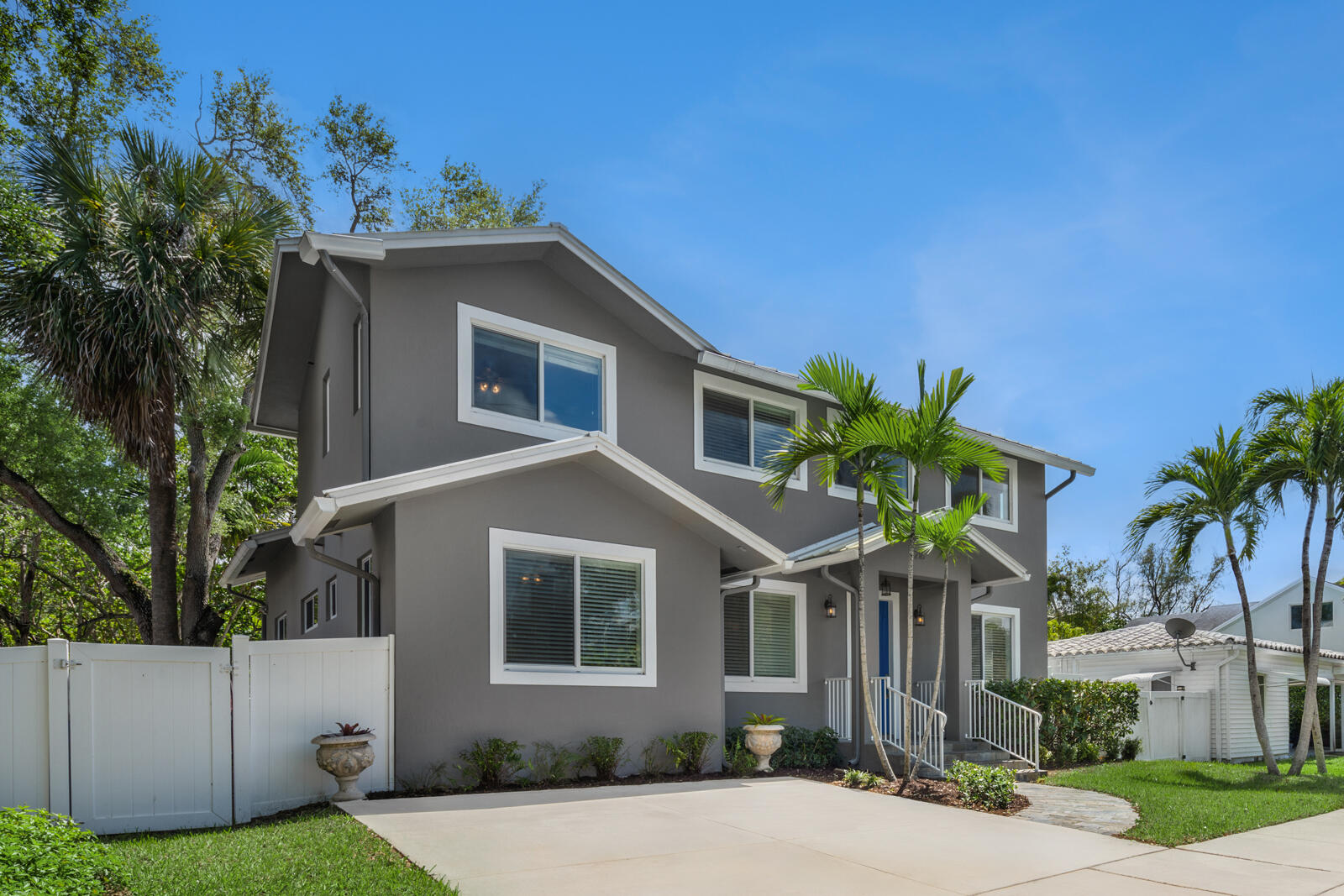 216 SE 10th Street