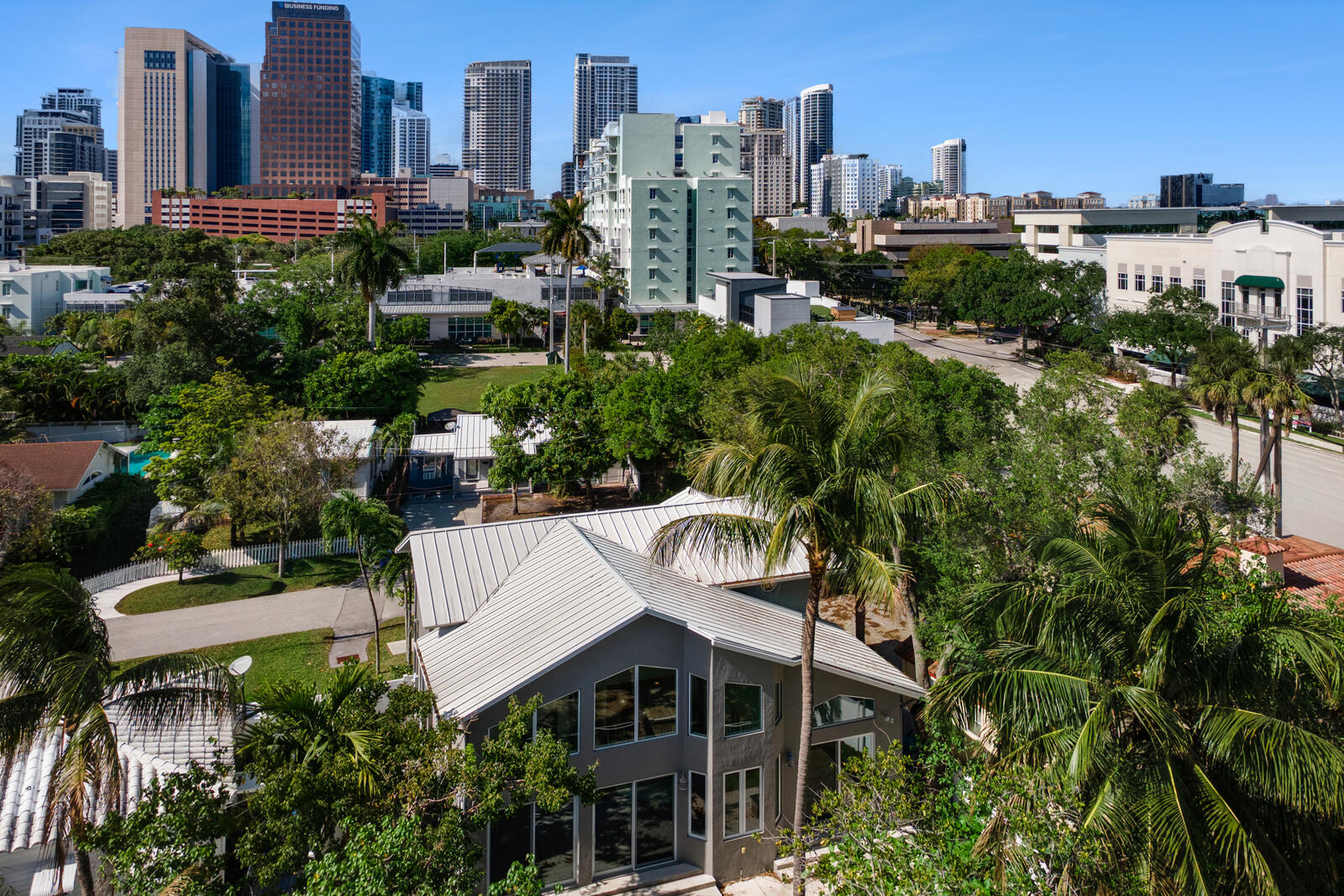 216 SE 10th Street