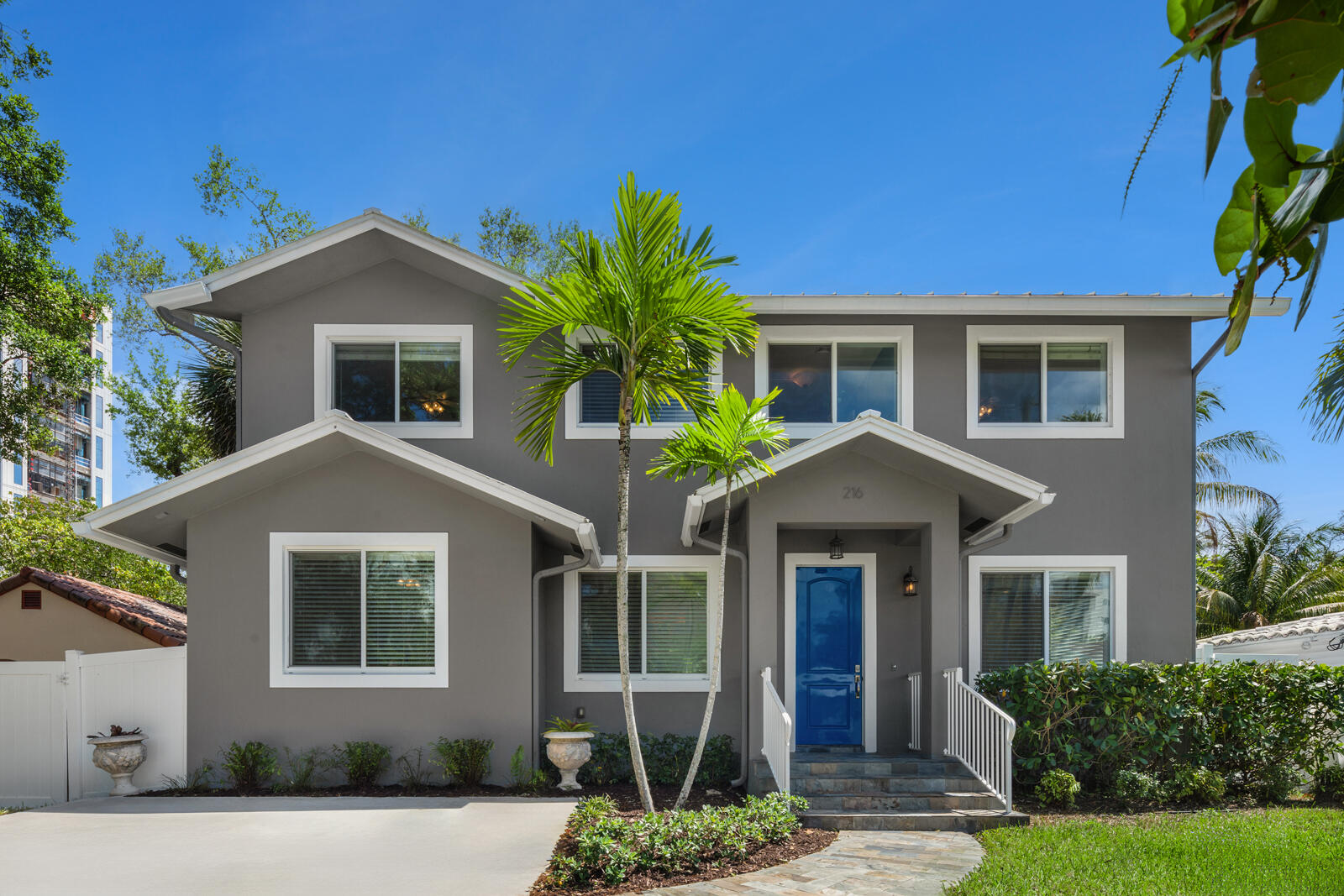 216 SE 10th Street