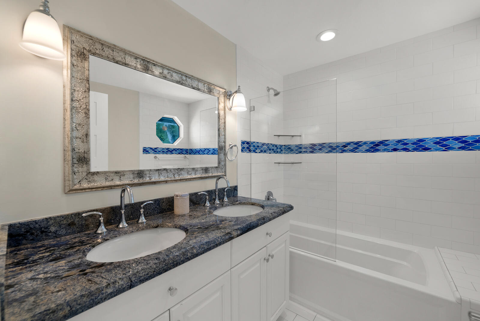 216 SE 10th Street