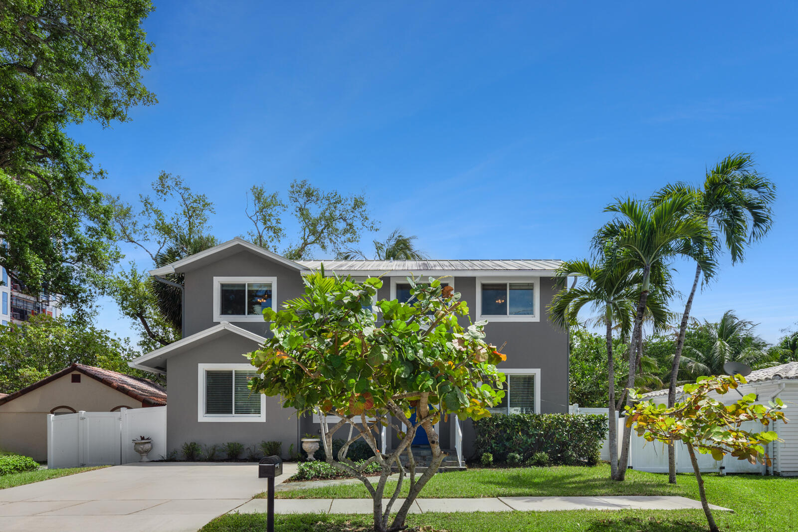 216 SE 10th Street