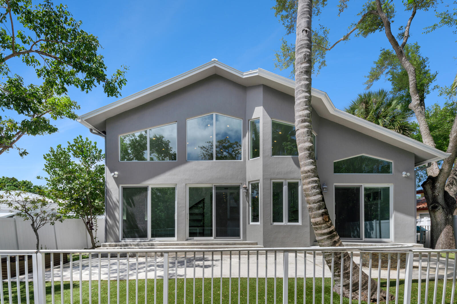 216 SE 10th Street