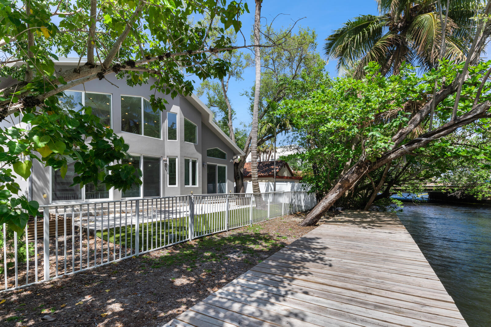 216 SE 10th Street