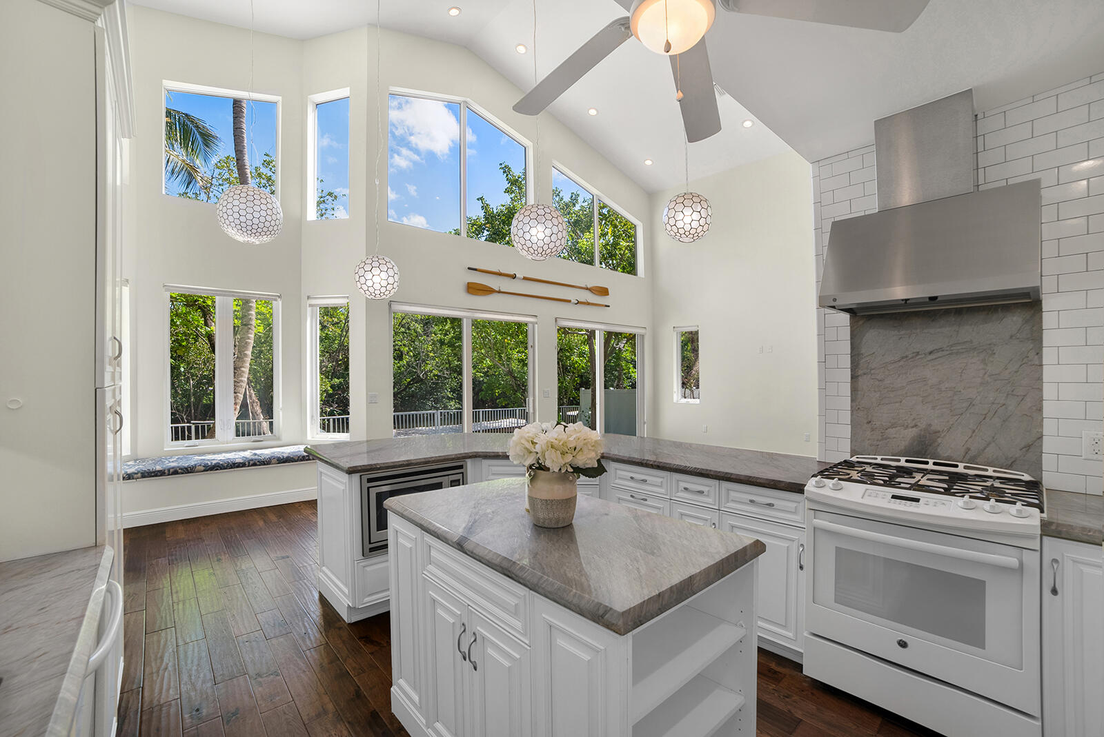 216 SE 10th Street