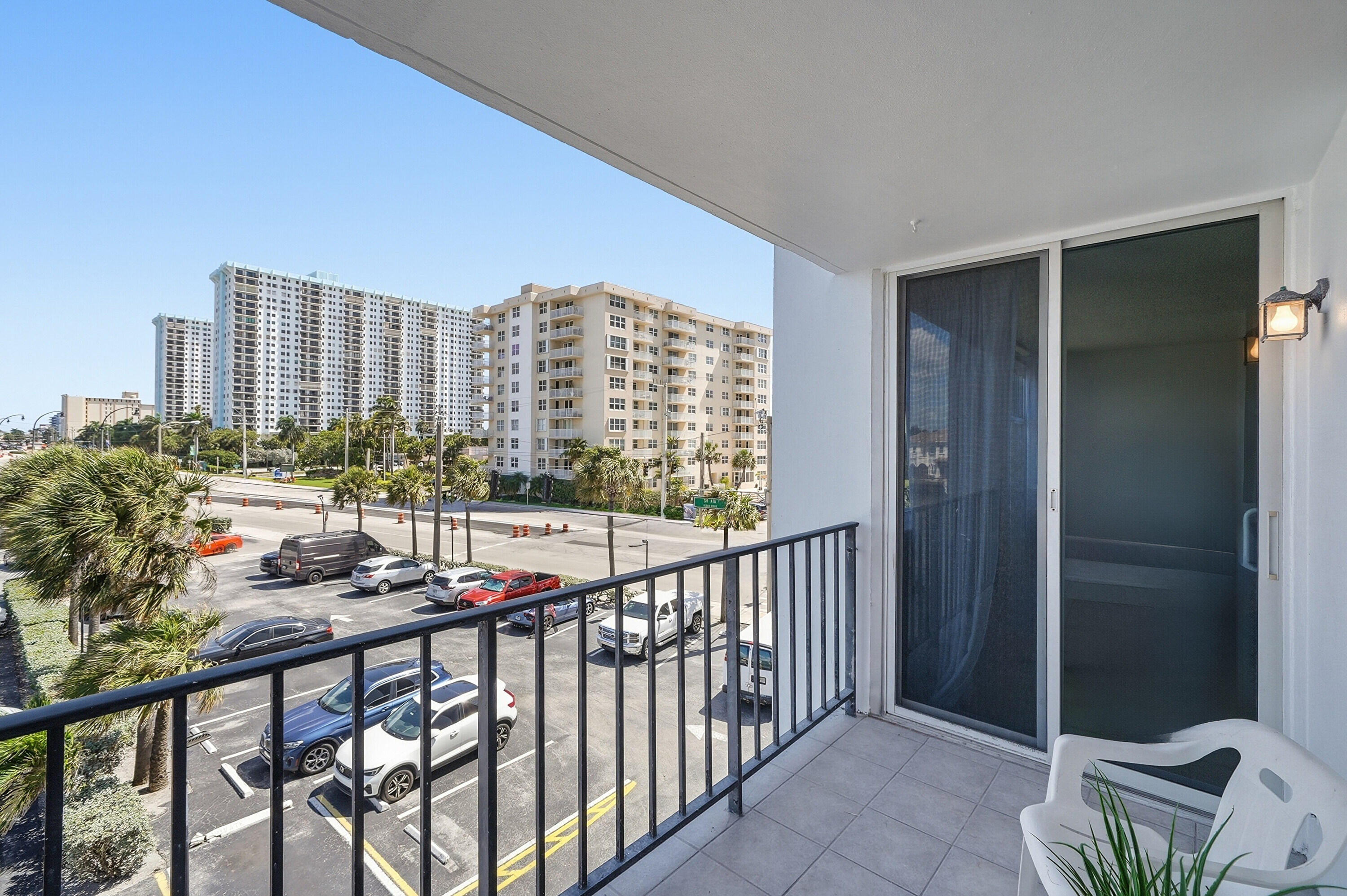 1400 S Ocean Drive 303
