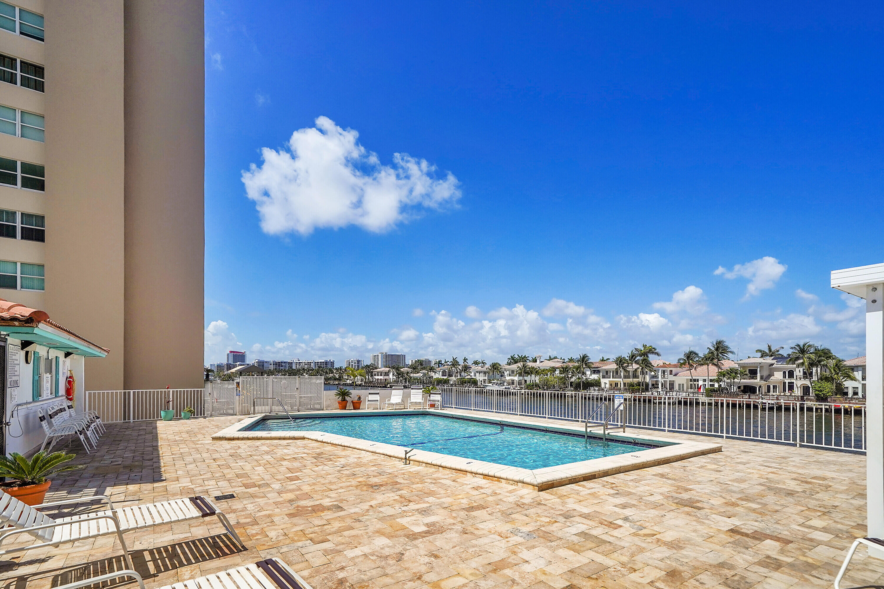1400 S Ocean Drive 303